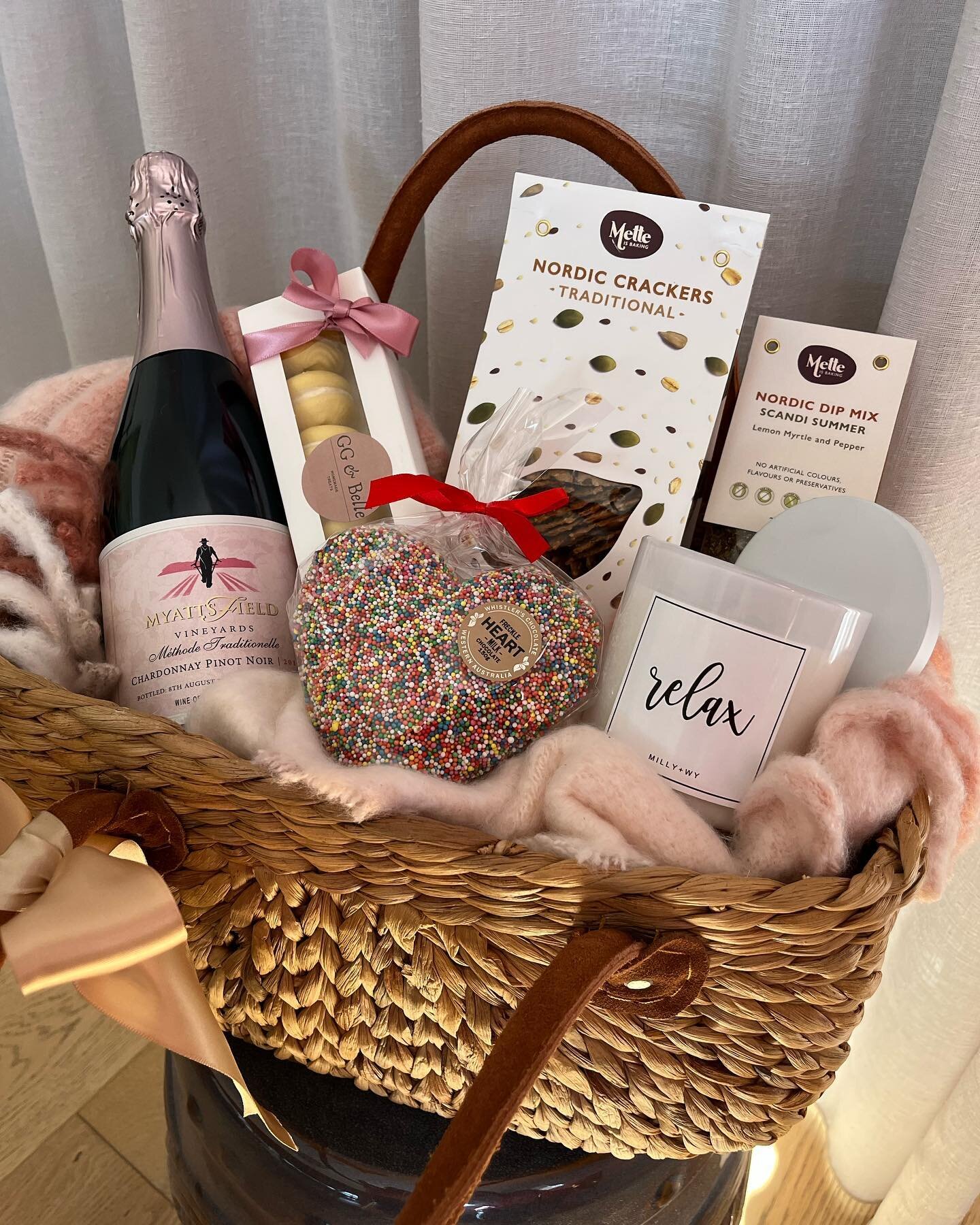 And the winner is&hellip;. 

Drumroll please&hellip; 
🥁🥁🥁

On Instagram it&rsquo;s 
@heidijanegold 
We have been in touch with the lucky winner to arrange delivery of the beautiful Mother&rsquo;s Day basket 🧺 just in time for the weekend.

Thanks