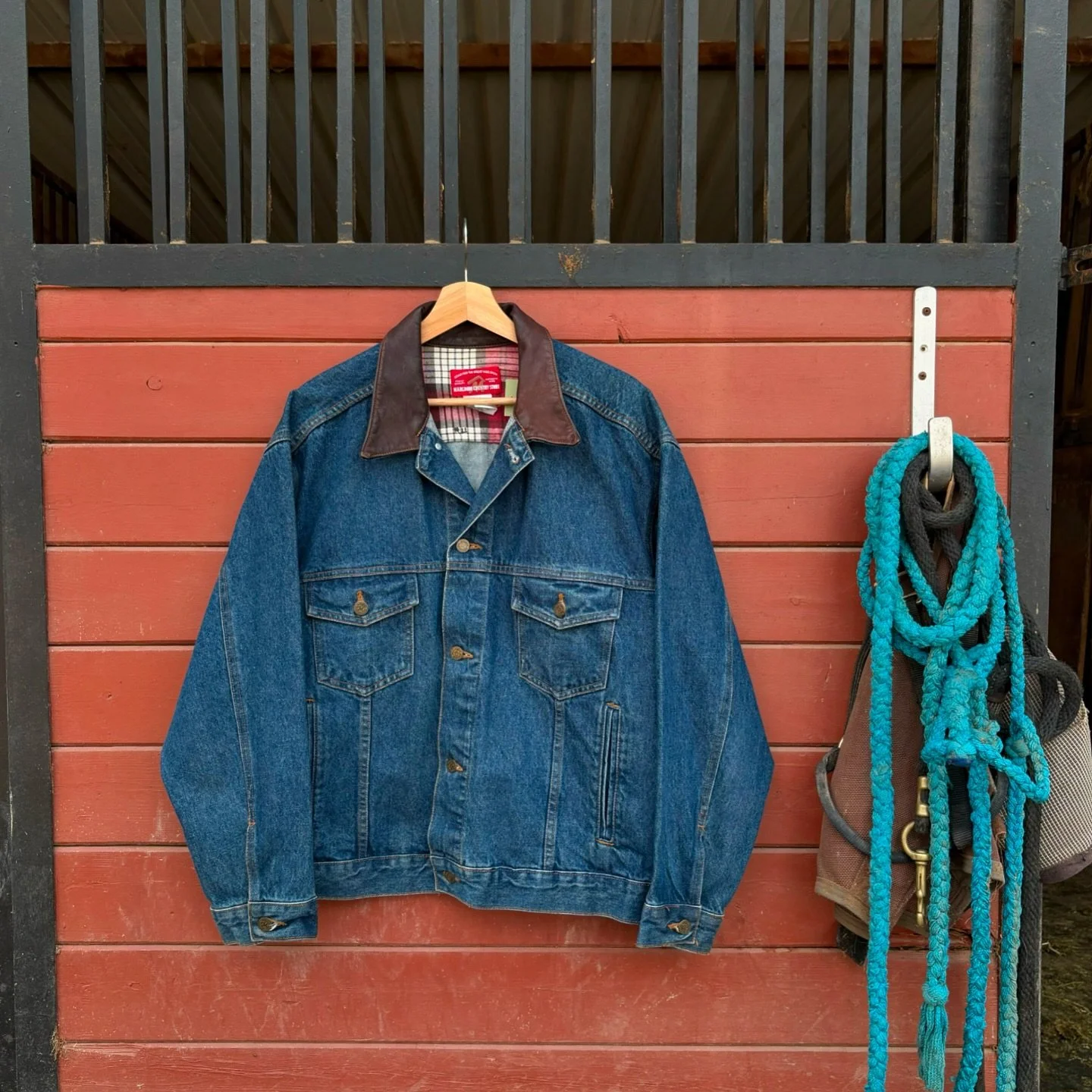 found two and kept one for myself. head to @undslosangeles to pick up the other so we can match. Marlboro, denim, leather collared, perfectly worn. 

can you guess how many denim jackets I have in my personal collection? 

#denadavintage #undslosange