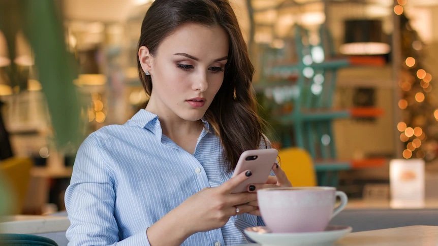Dealing with 'can we talk?' texts when you have anxiety.
