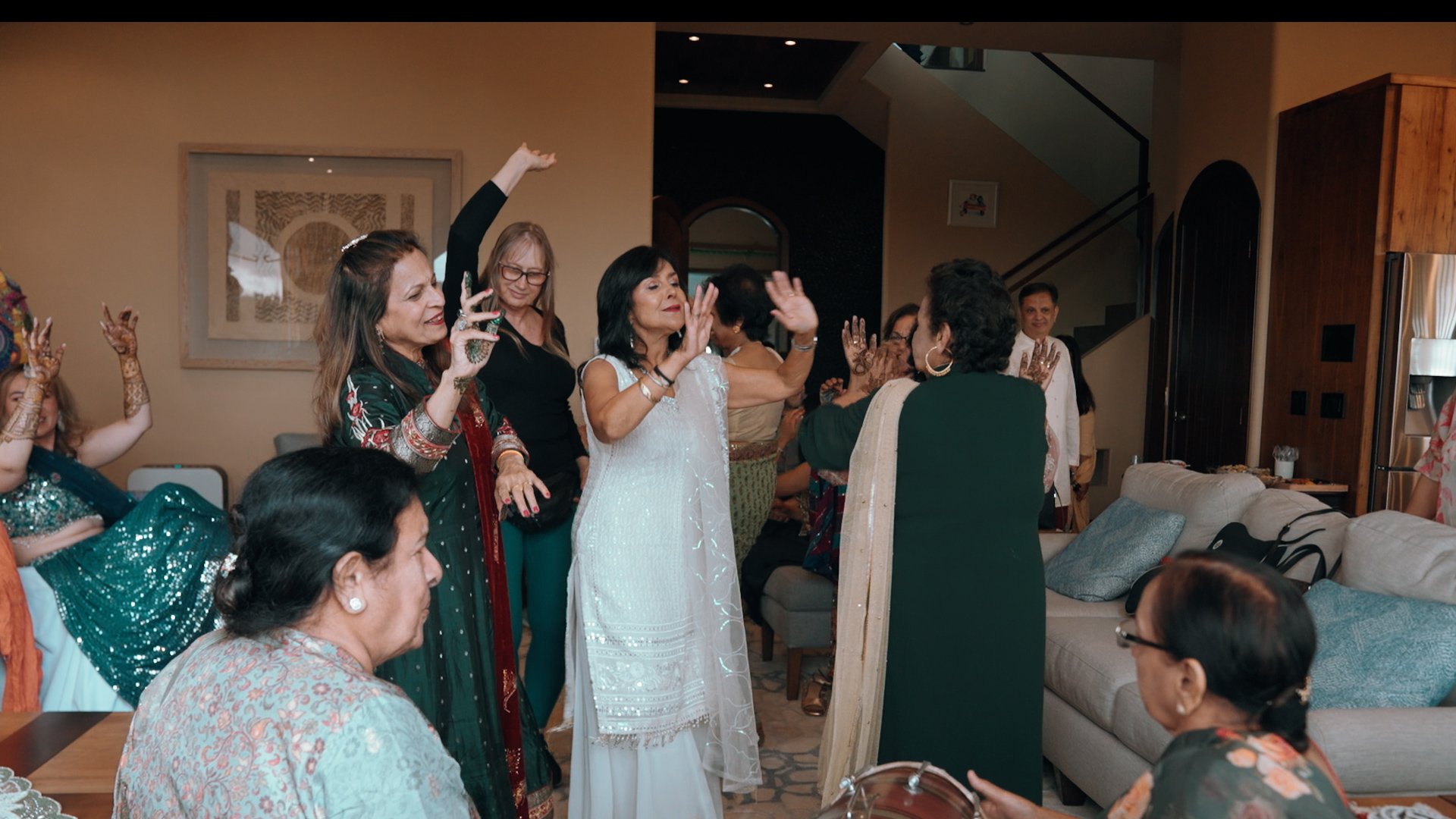N&B Wedding Film_NESSA.00_00_39_11.Still004.jpg