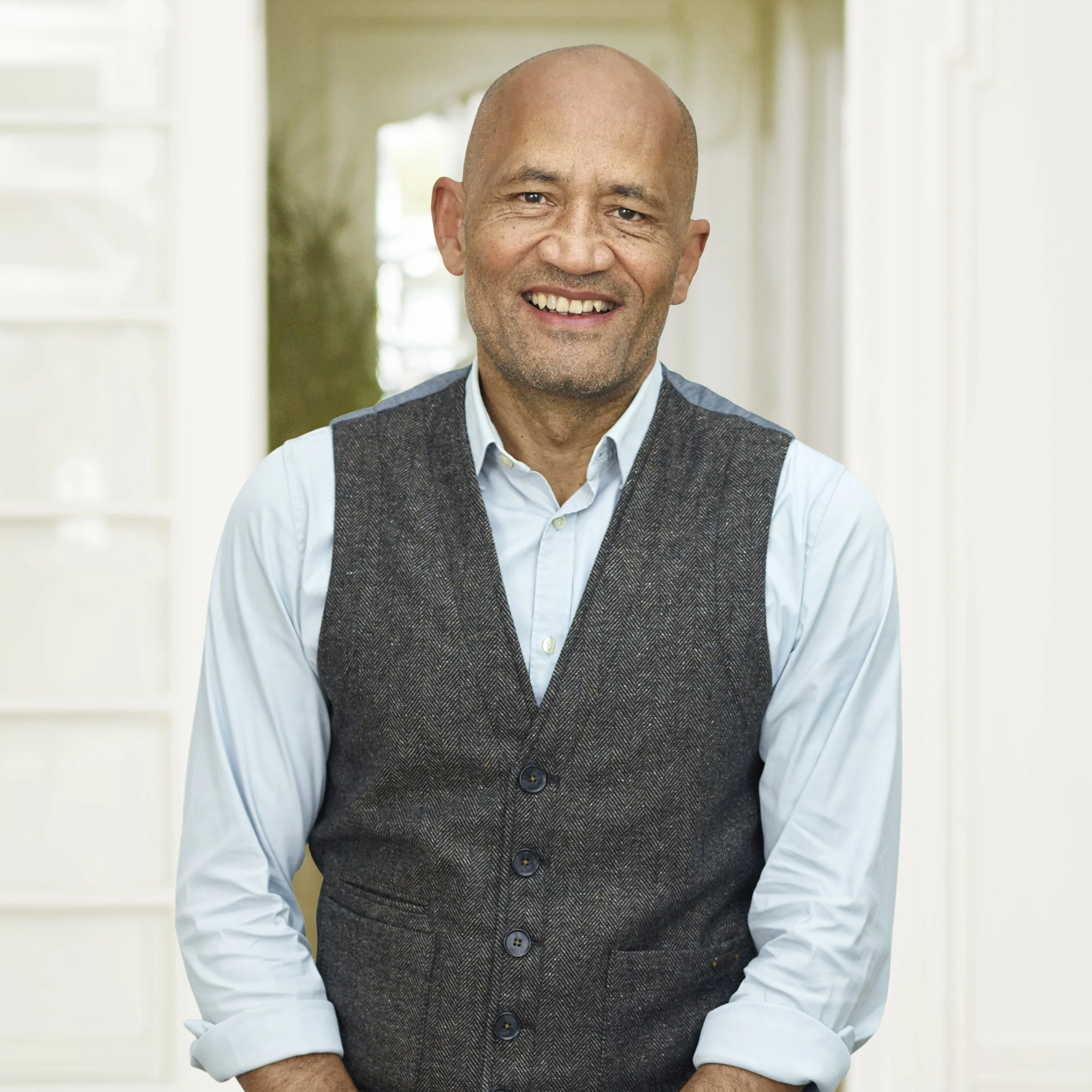 Tony Storm Robinson. FINANCE DIRECTOR hos C&B