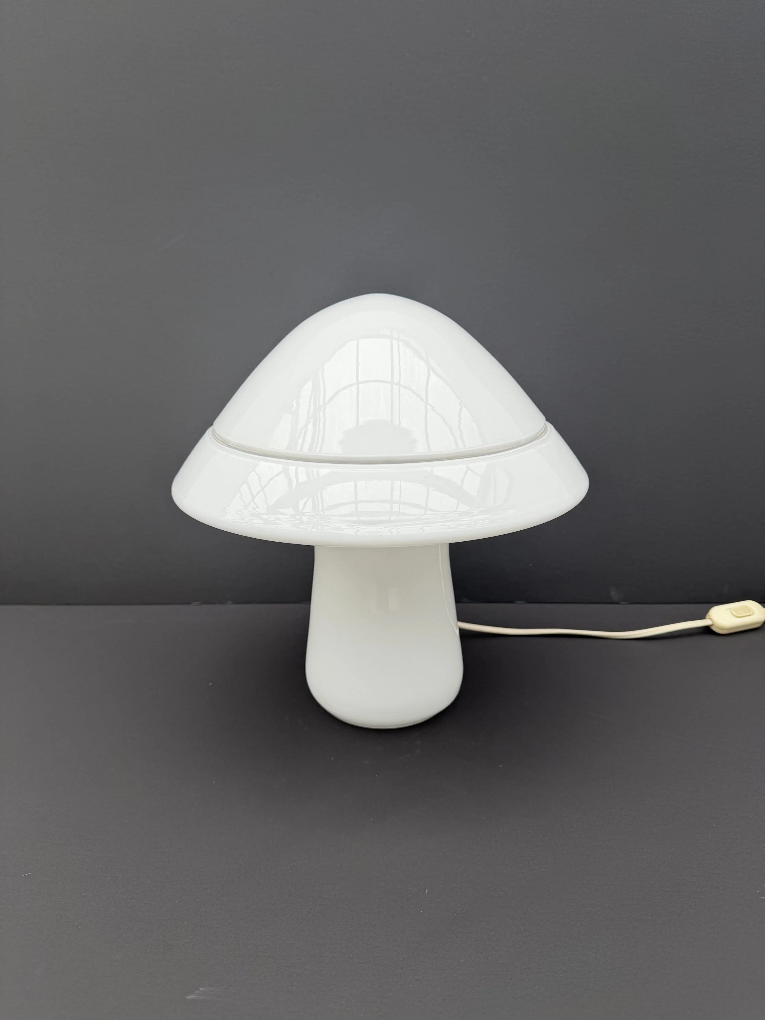 Lampe champignon de RES MURANO en opaline, Italy 1960