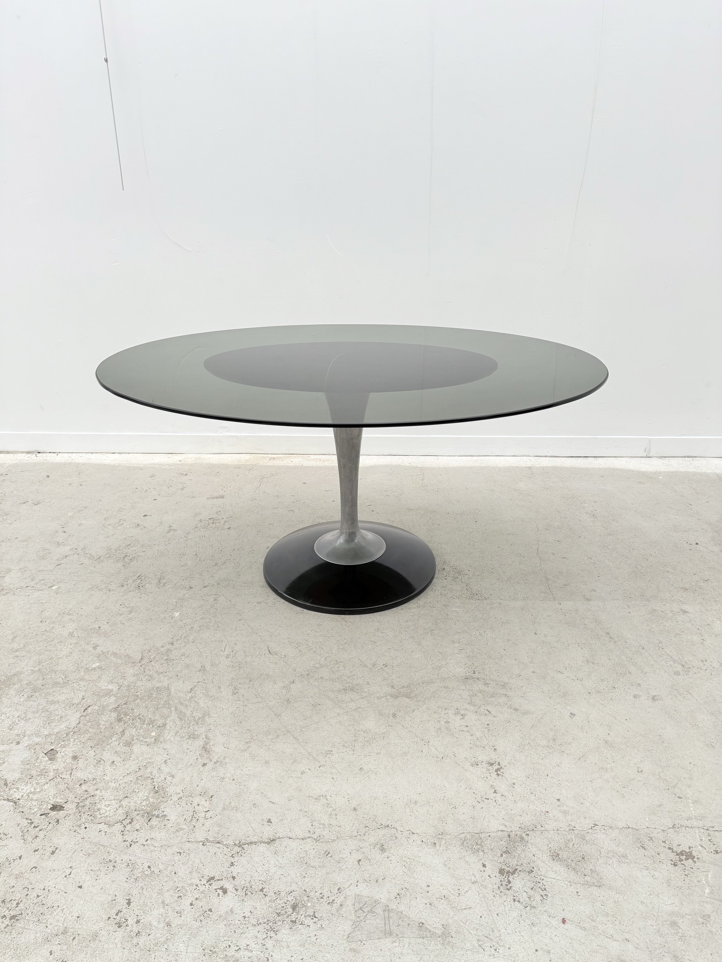 Table tulipe ovale de CHROMCRAFT en plexiglas et aluminium, USA 1970
