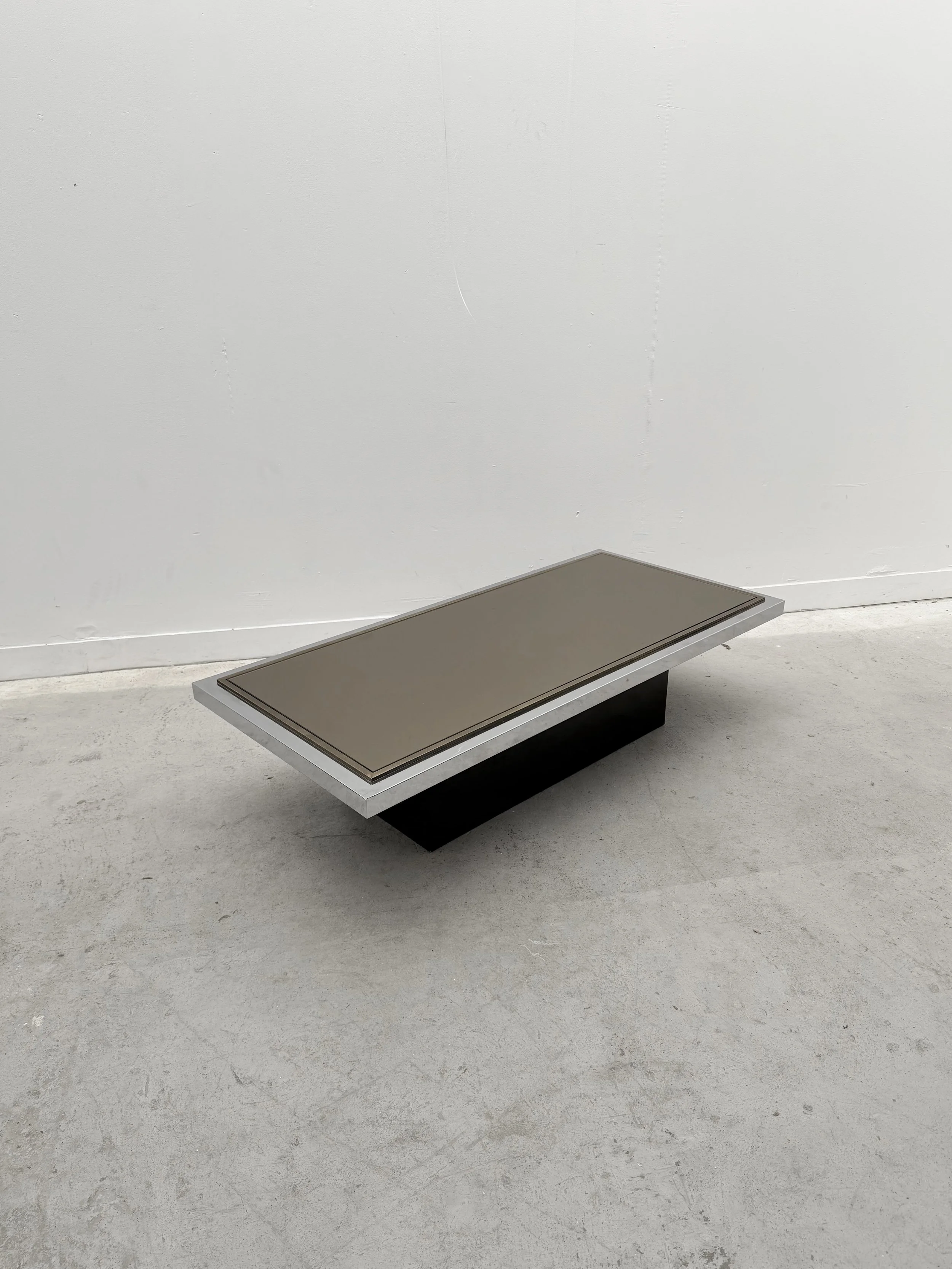 Table basse de Roger VANHEVEL pour BELGO CHROME en formica, chrome, miroir et laiton, Belgique 1970