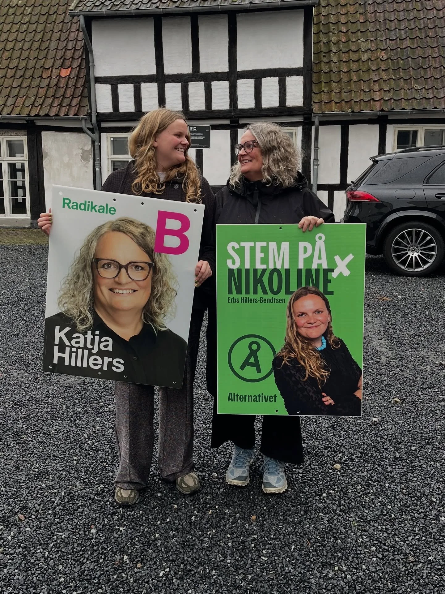 Da jeg meldte mig ind i Alternativet tilbage i 2017, vidste jeg ikke, at politik faktisk l&aring; i blodet. 

Omtrent samtidig meldte min mor sig nemlig ind i Radikale Venstre, og siden da har vi p&aring; hver vores m&aring;de st&aring;et skulder ved