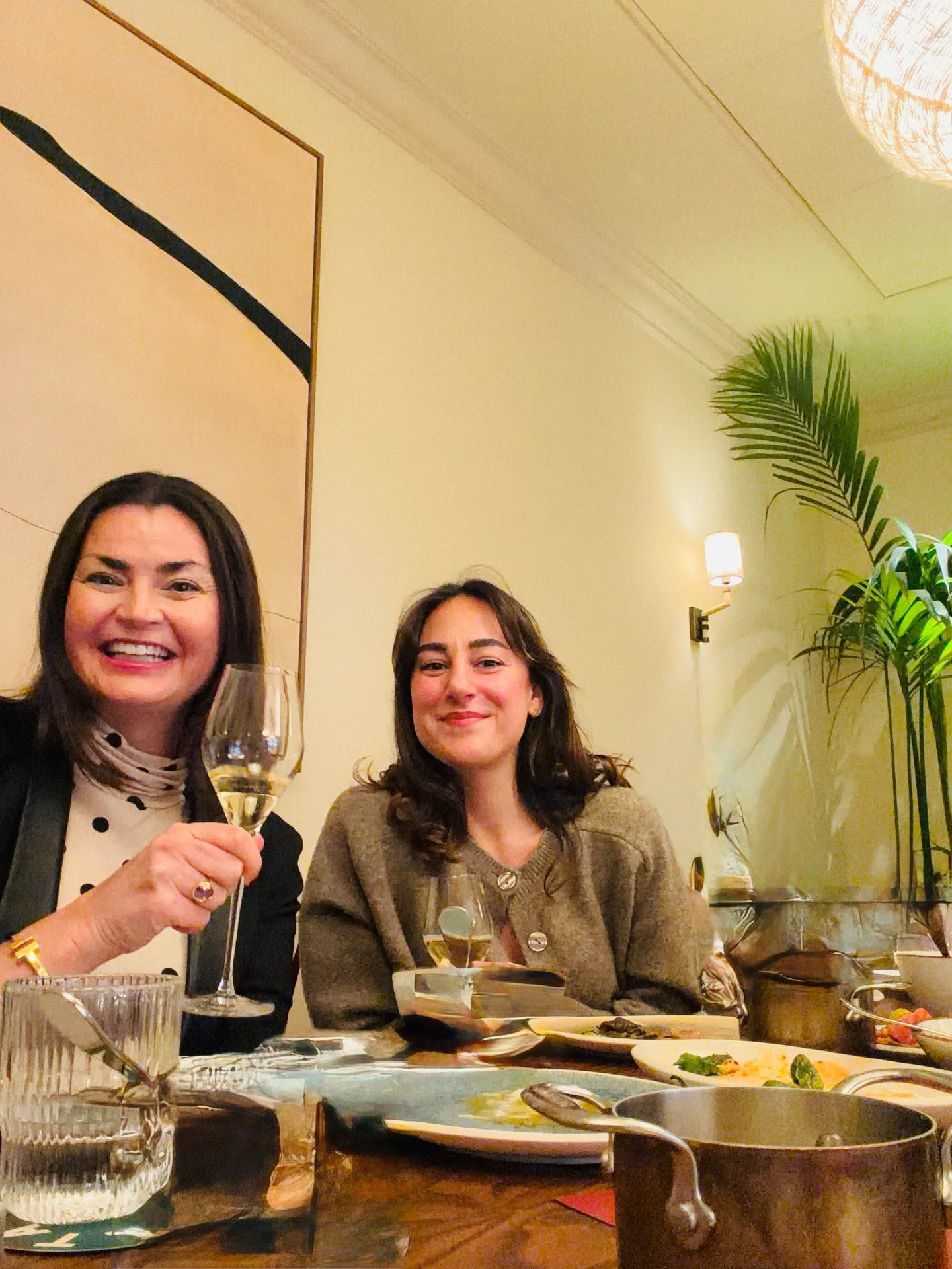 ✨ What a beautiful way to begin 2026.
Yesterday, I had the pleasure of attending an exclusive lunch organised by @junohouseclub , hosted in the stunning surroundings of @hotelborneta, Barcelona &mdash; bringing together female leaders and founders fo