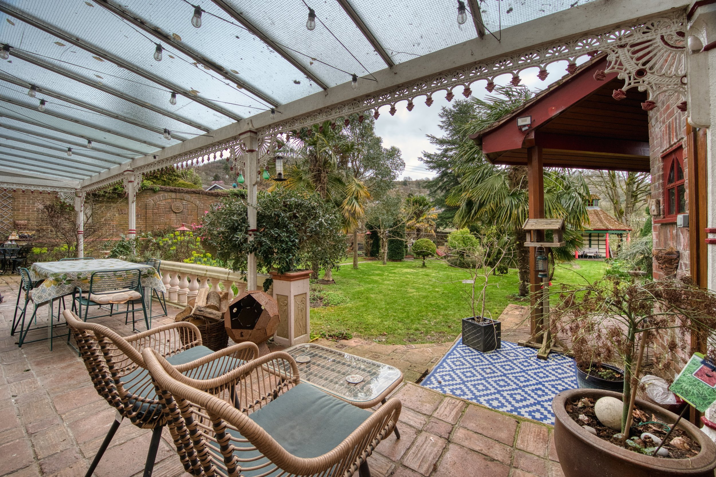 Veranda to garden.jpg