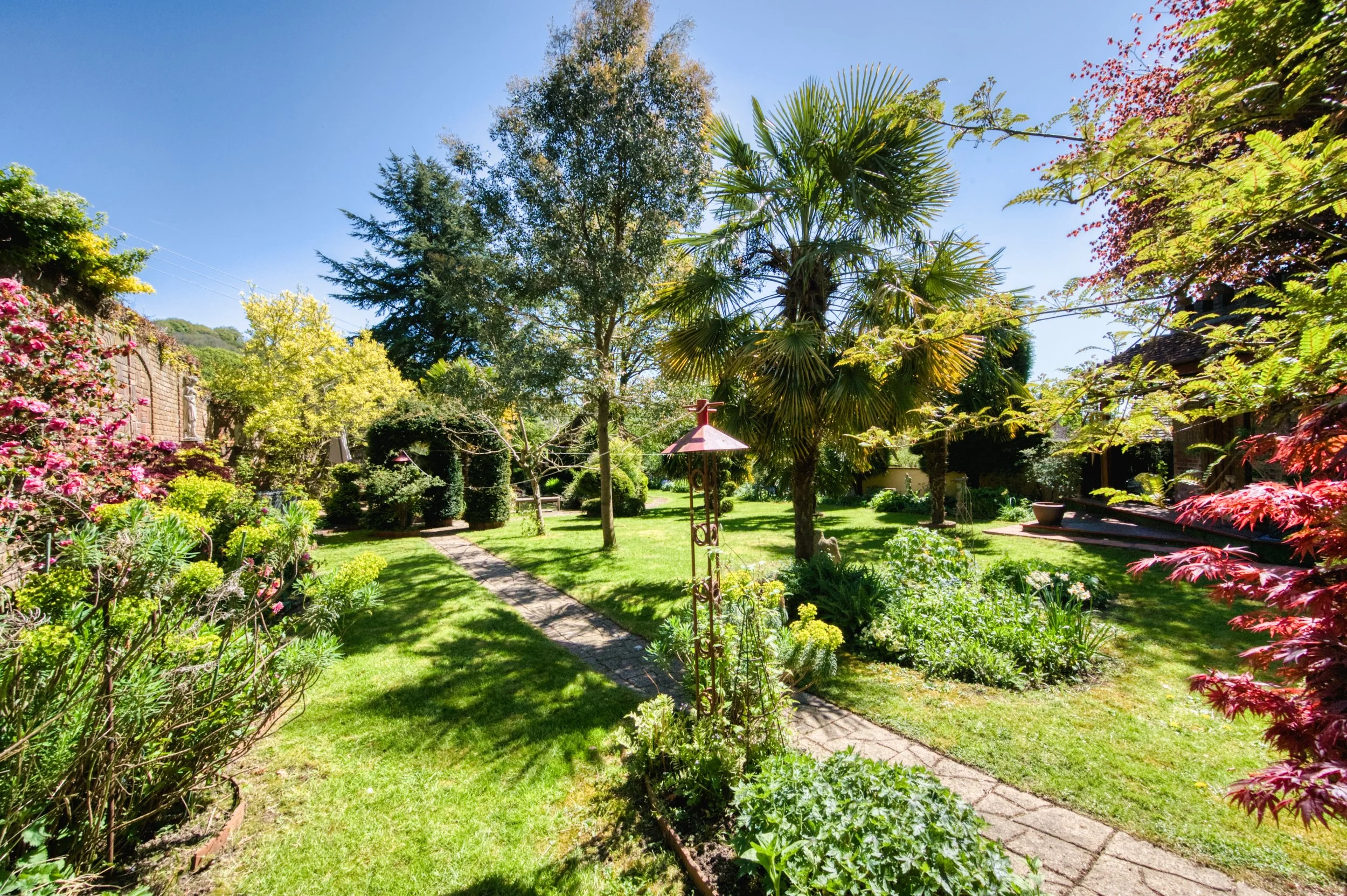 Garden - path to pond.jpg