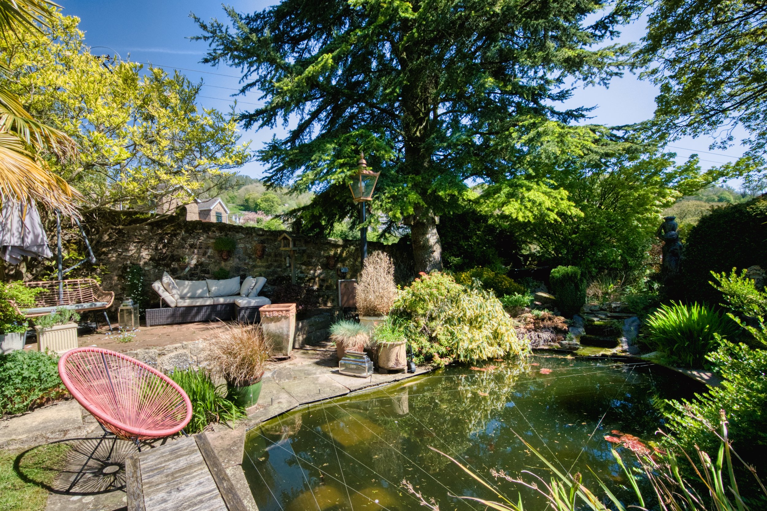 Pond and seating (2).jpg