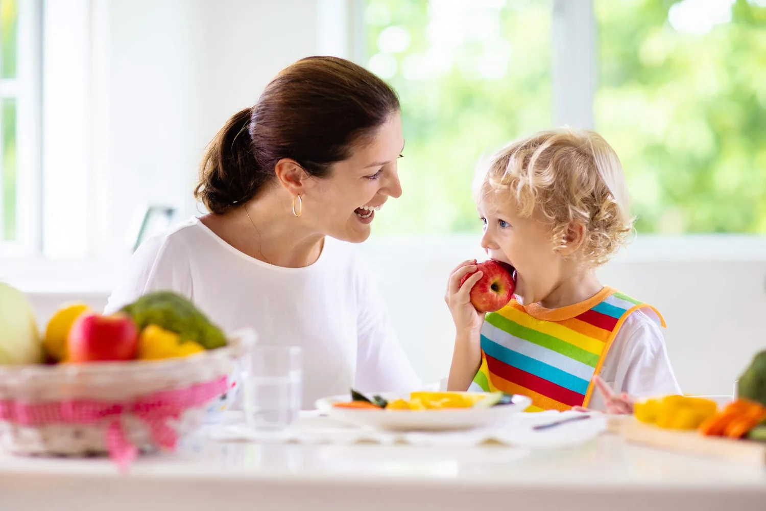 Teaching Your Kids to Develop Healthy Eating Habits | Top Tips for Parents