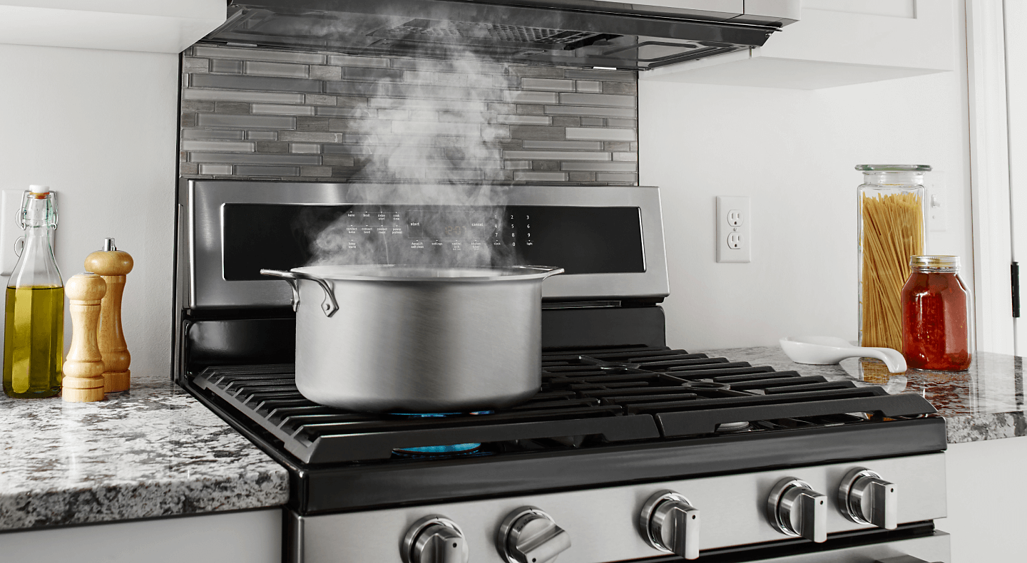 Simmering Food: The Art of Achieving Perfect Flavor and Consistency