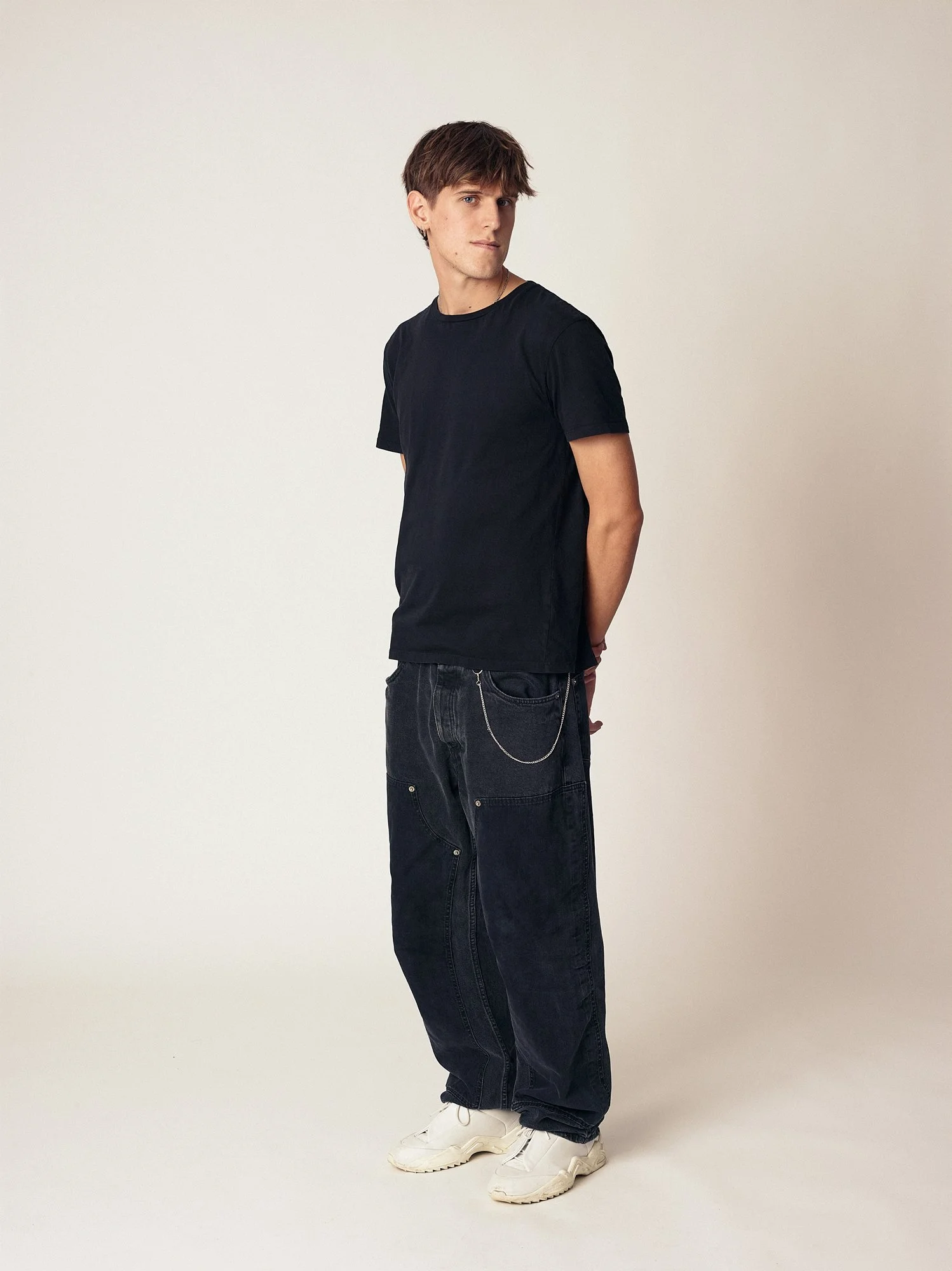 2310-raw-agency-day0152314.jpg