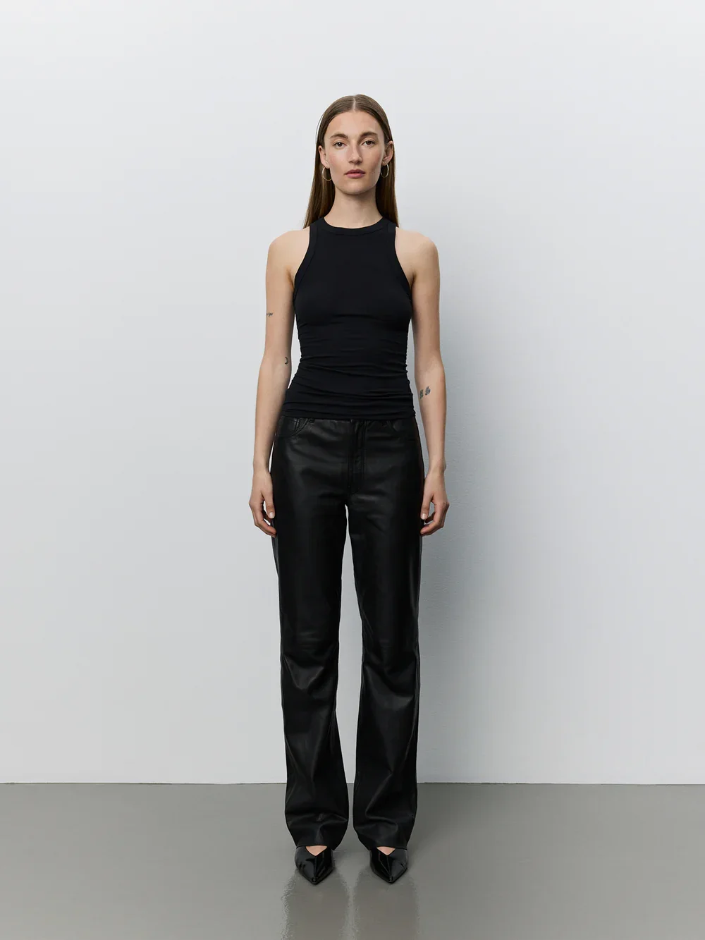 JULLIESW_TOP-Top-SNOS215-1000_Black-1_16f921fc-ba97-4acf-80bd-bff920ee3efe.jpg.webp