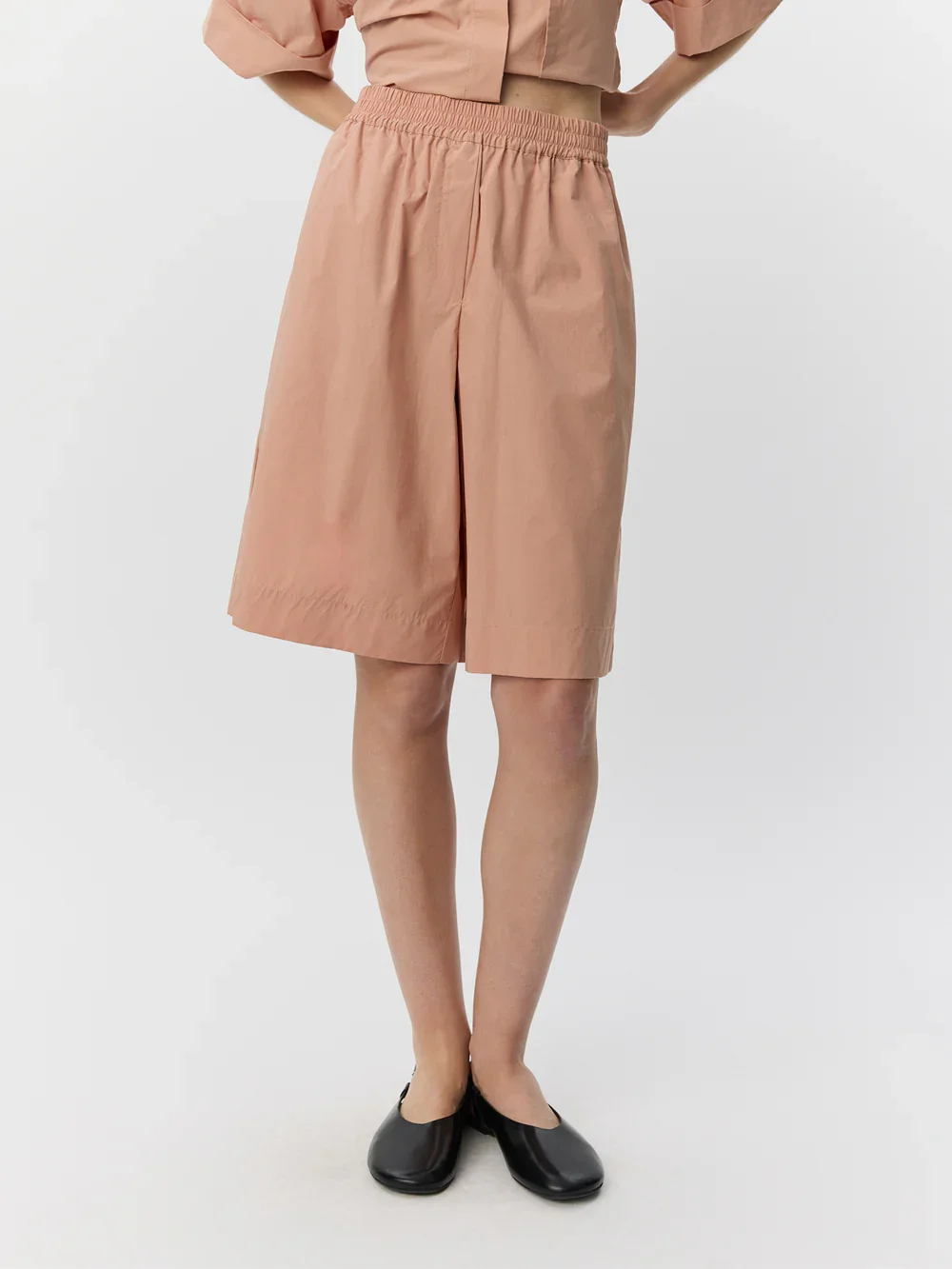 BLAIRSW_BERMUDA_SHORTS-Shorts-S262119-7160_Cafe_Creme-4_1f0d87e6-88e5-45ca-a7fa-90d9c0aa5b4f.jpg.webp