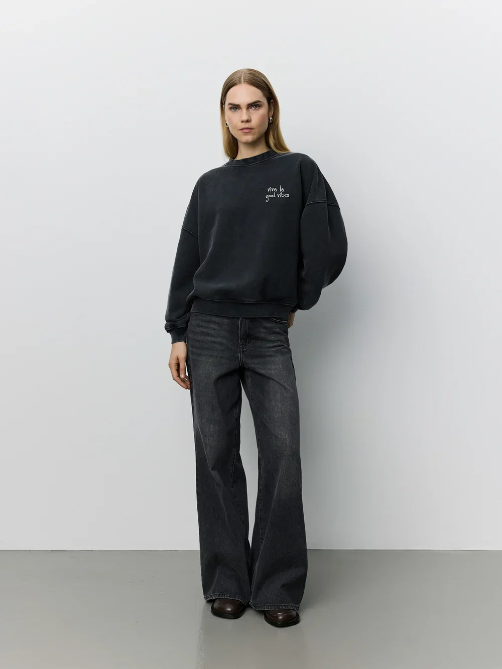 PAROSSW_OVERSIZED_SWEATSHIRT-Sweatshirt-S263311-1015_Washed_black-1.jpg.webp