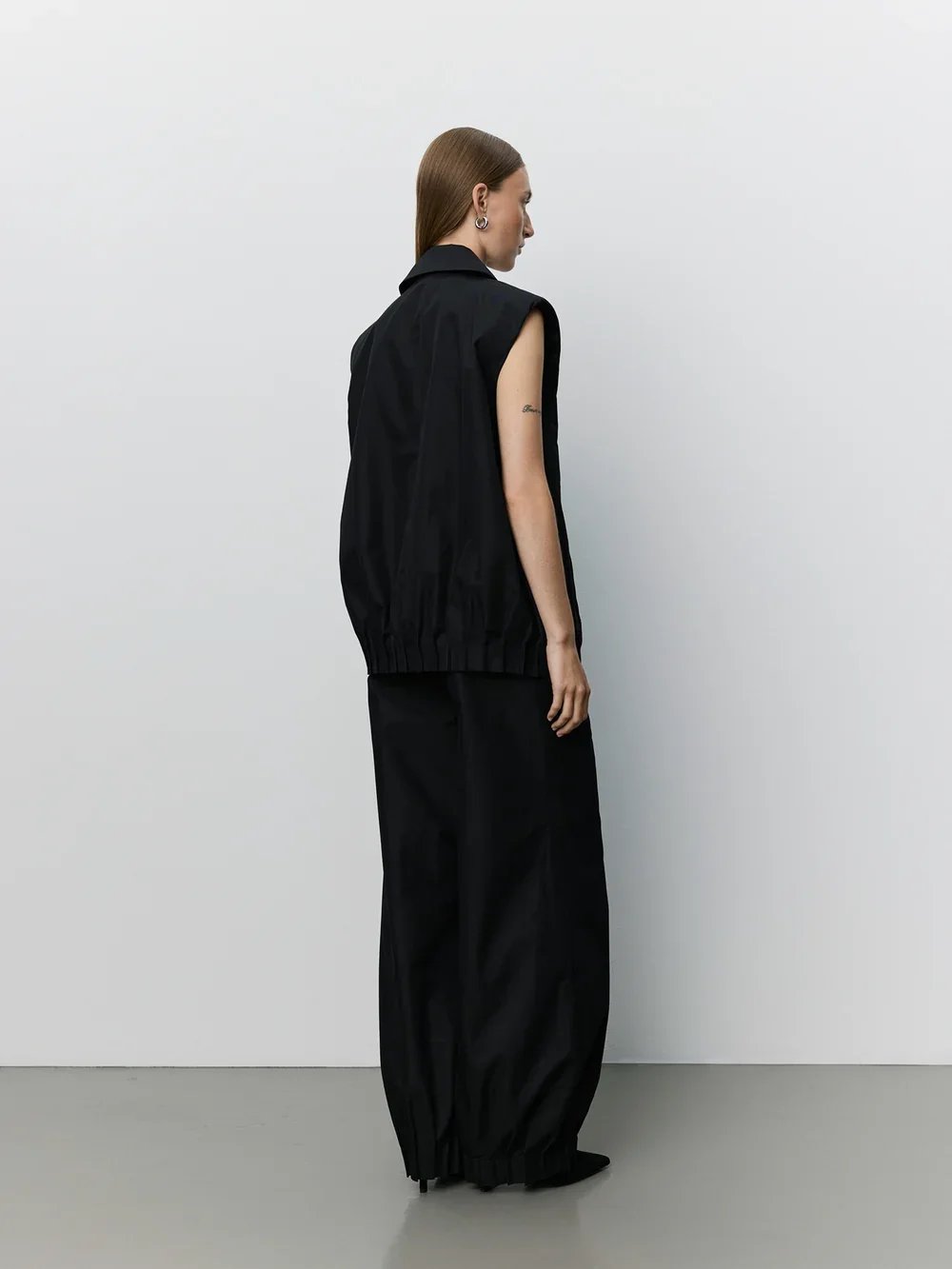 LANEASW_VEST-Vest-S263277-1000_Black-3.jpg.webp