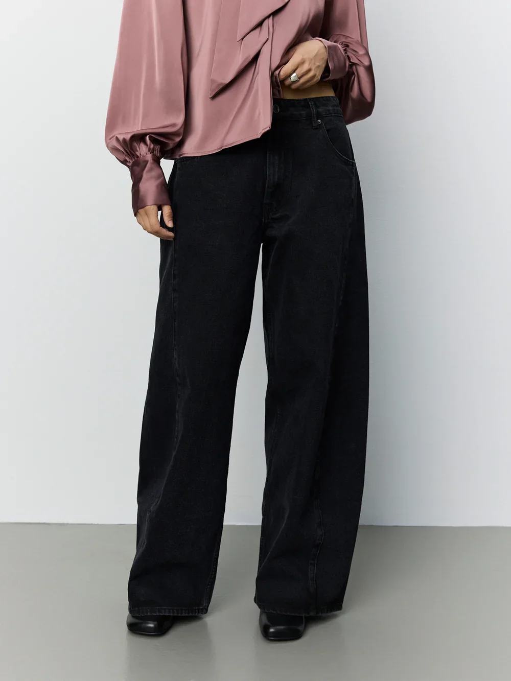 VALORSW_BARREL_JEANS-Jeans-S264120-1015_Washed_black-4.jpg.webp