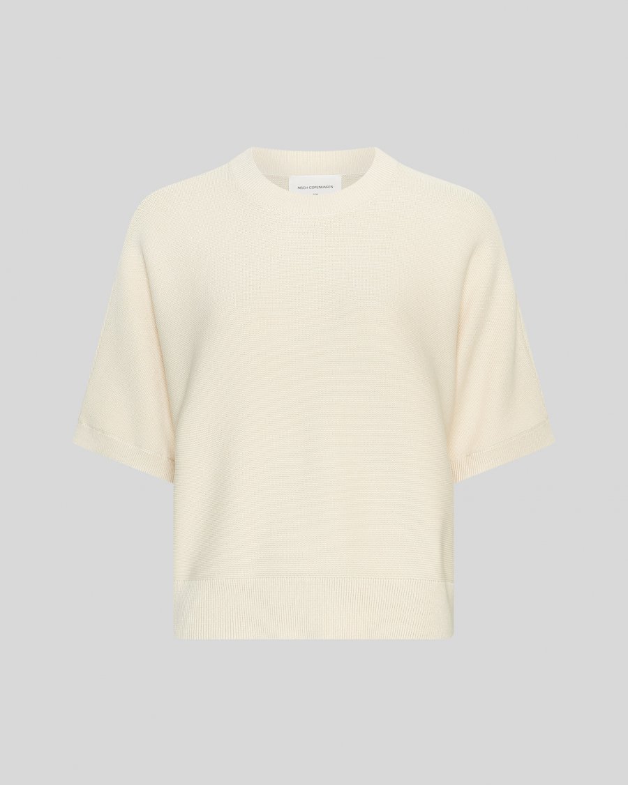 Pullover in kleur fog van Moss Copenhagen.