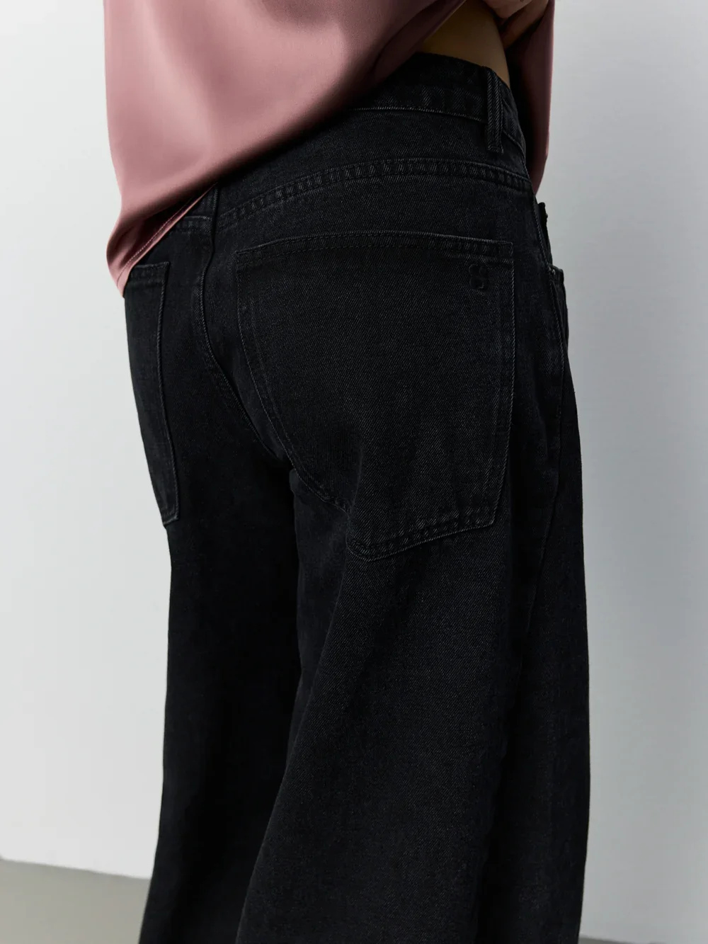 VALORSW_BARREL_JEANS-Jeans-S264120-1015_Washed_black-5.jpg.webp