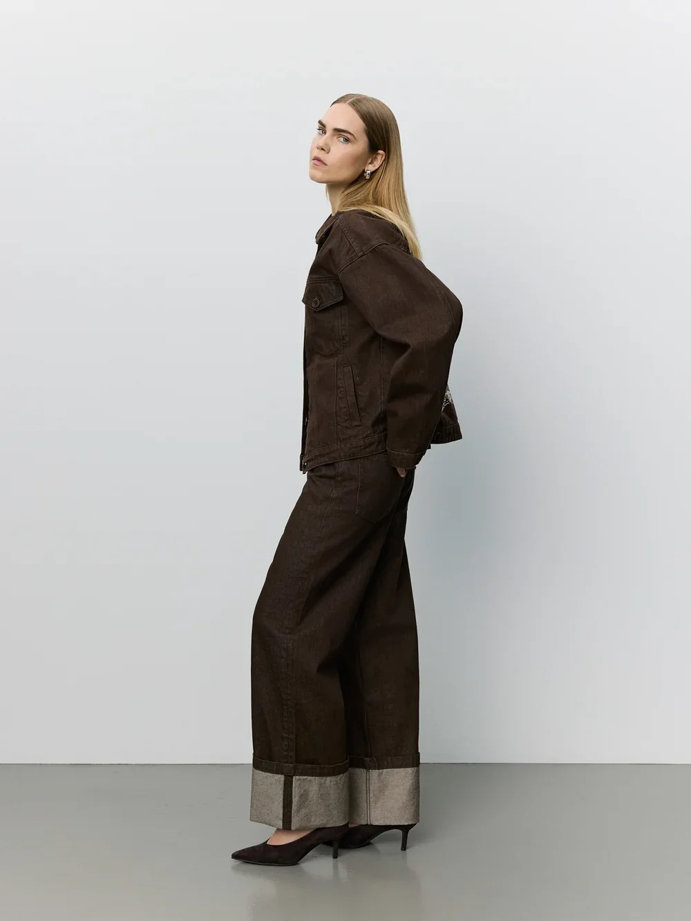 MISHASW_FOLDEDE_JEANS-Jeans-S263111-7025_Dark_brown-2.jpg.webp