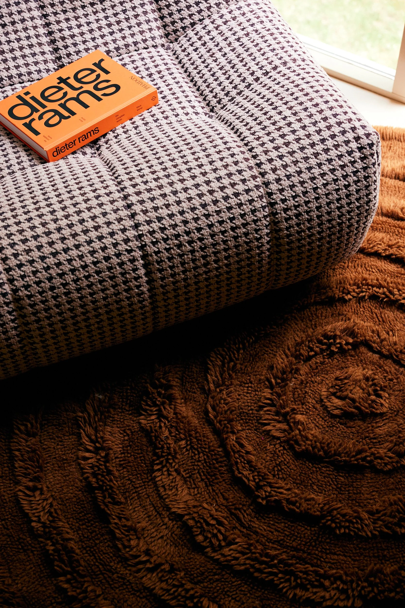 2324_collection_hkliving_shoot_2_lr_106.jpg