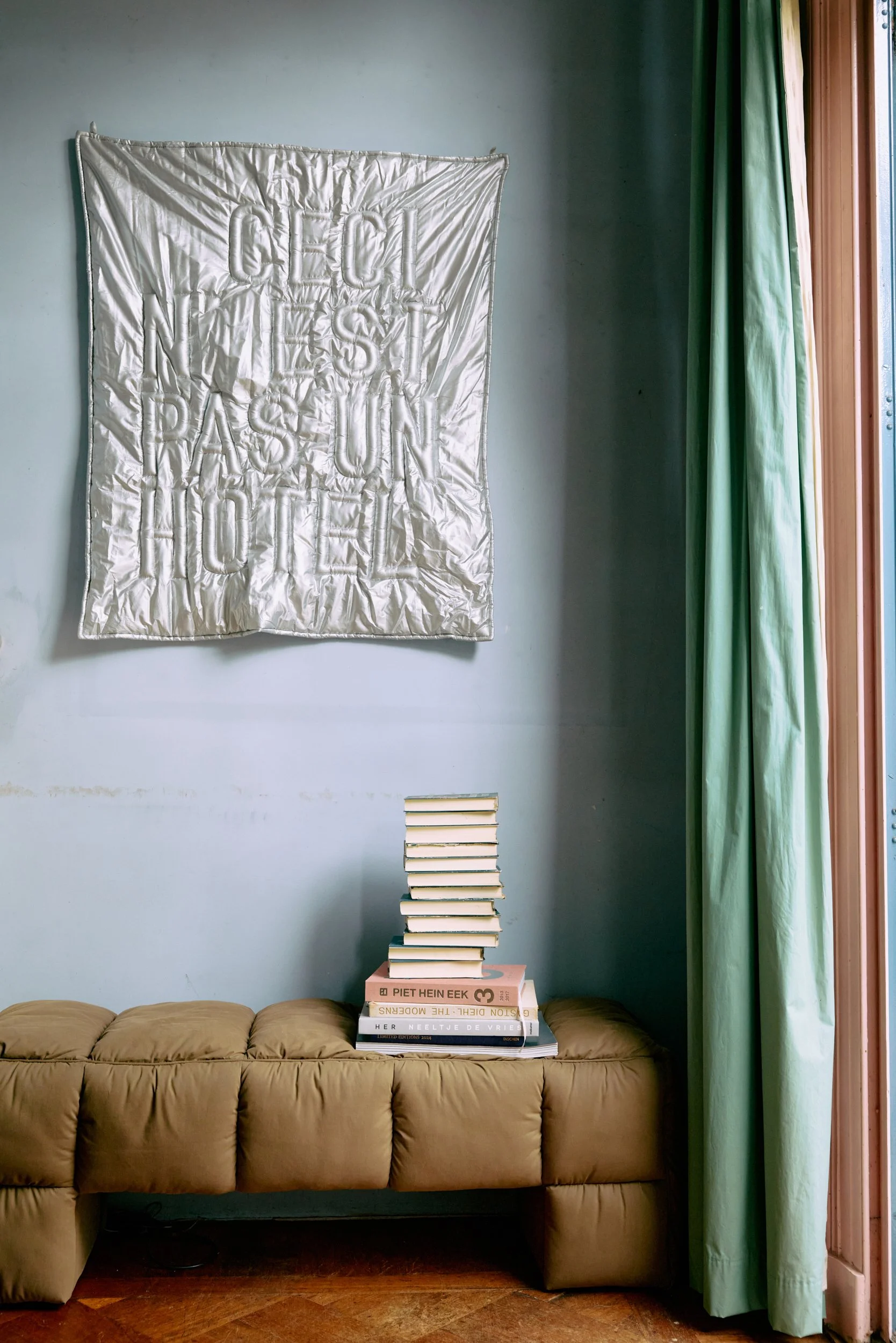 2526_collection_hkliving_shoot_1_lr_063.jpg