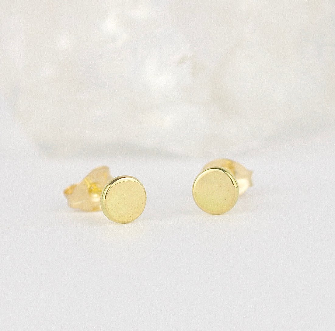 18ct+yellow+gold+little+flat+stud+earrings+4.jpg