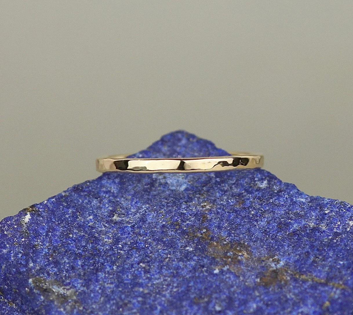 14ct+gold+hammered+wedding+ring+3.jpg