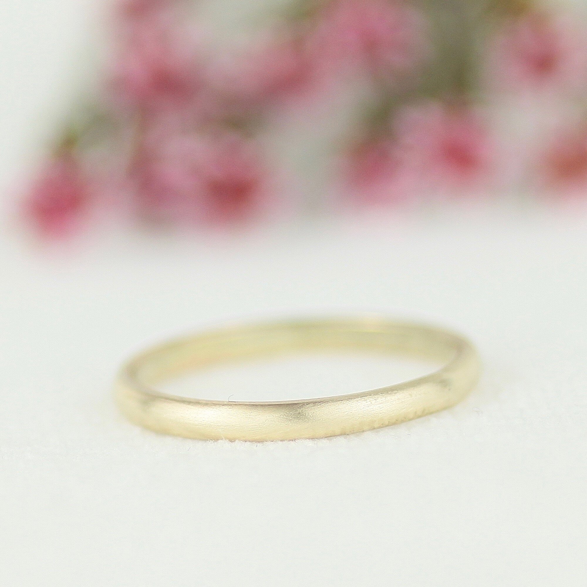 9ct+D+Shape+Slim+Wedding+Band.jpg