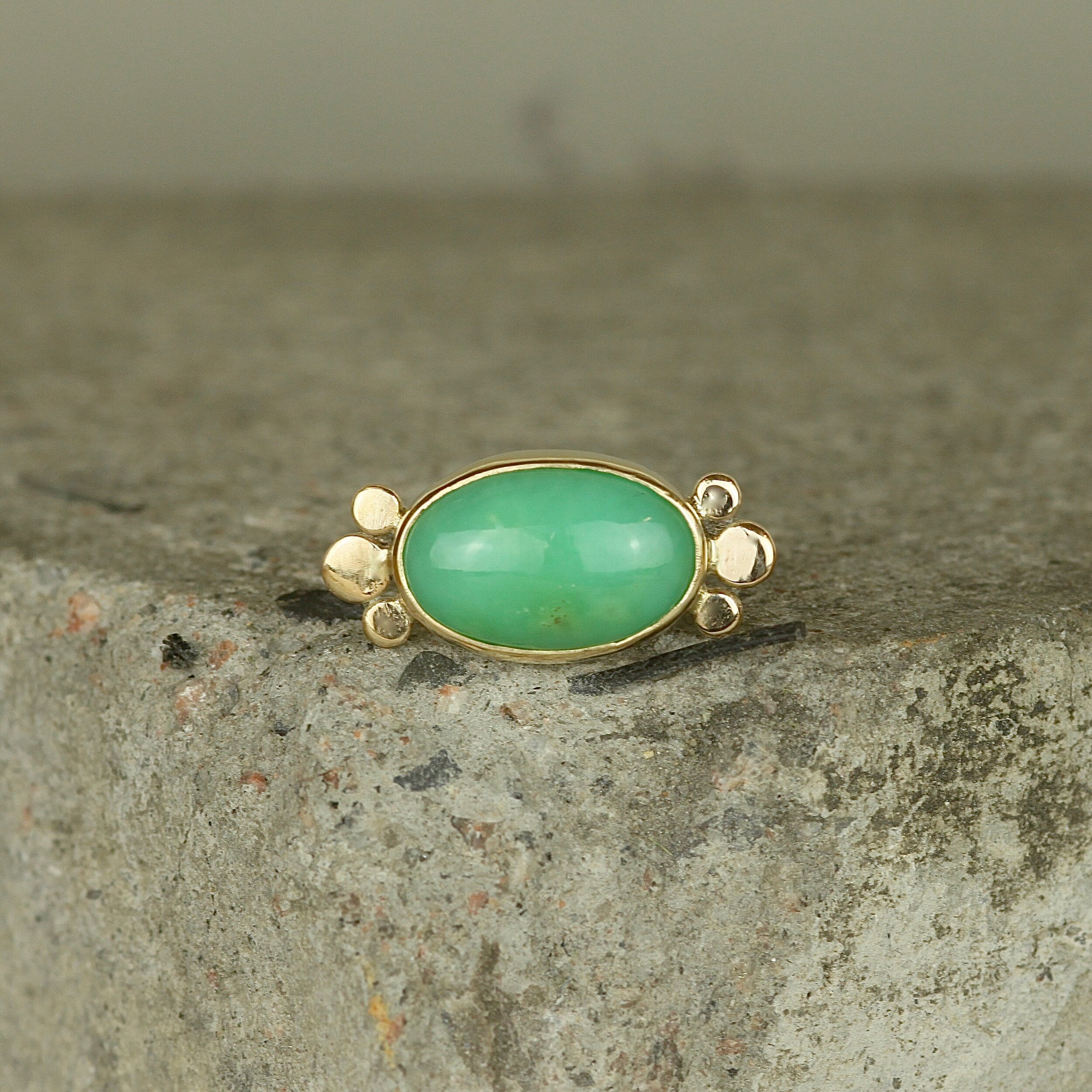 Chrysoprase+9ct+Gold+Pebble+Dot+Ring.jpg