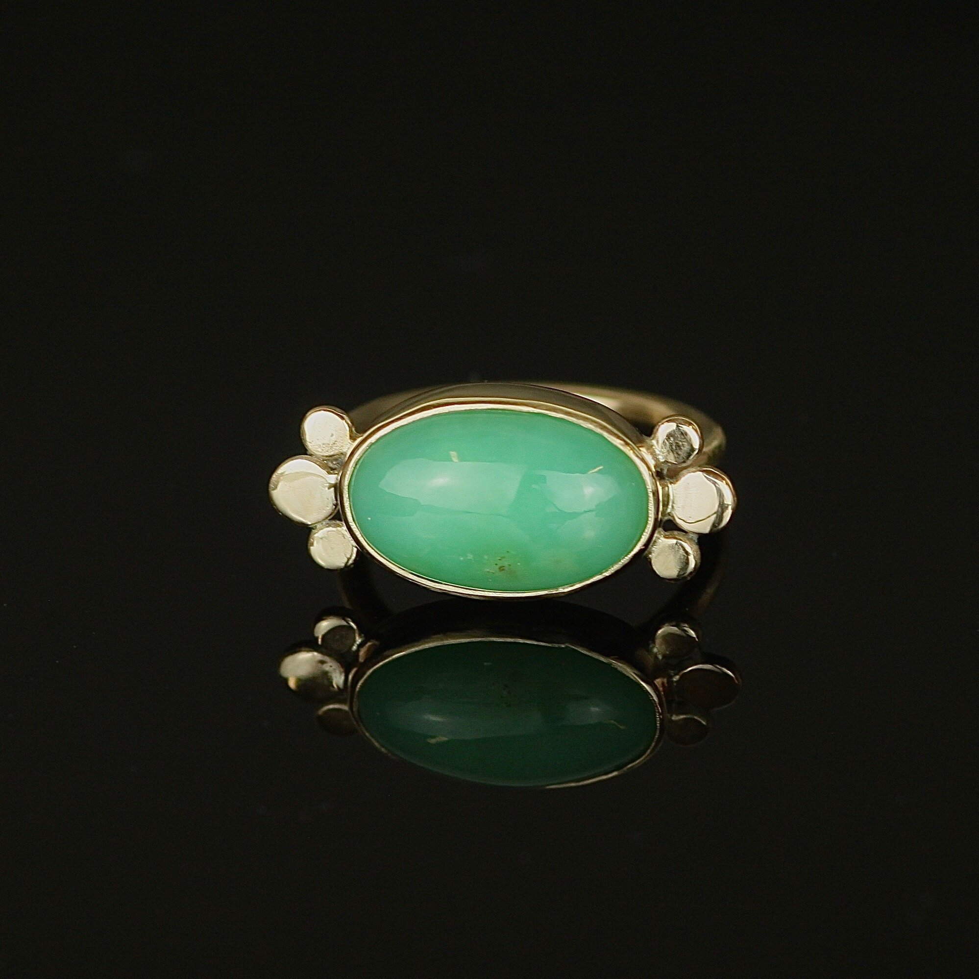 Chrysoprase+9ct+Gold+Oval+Pebble+Ring.jpg