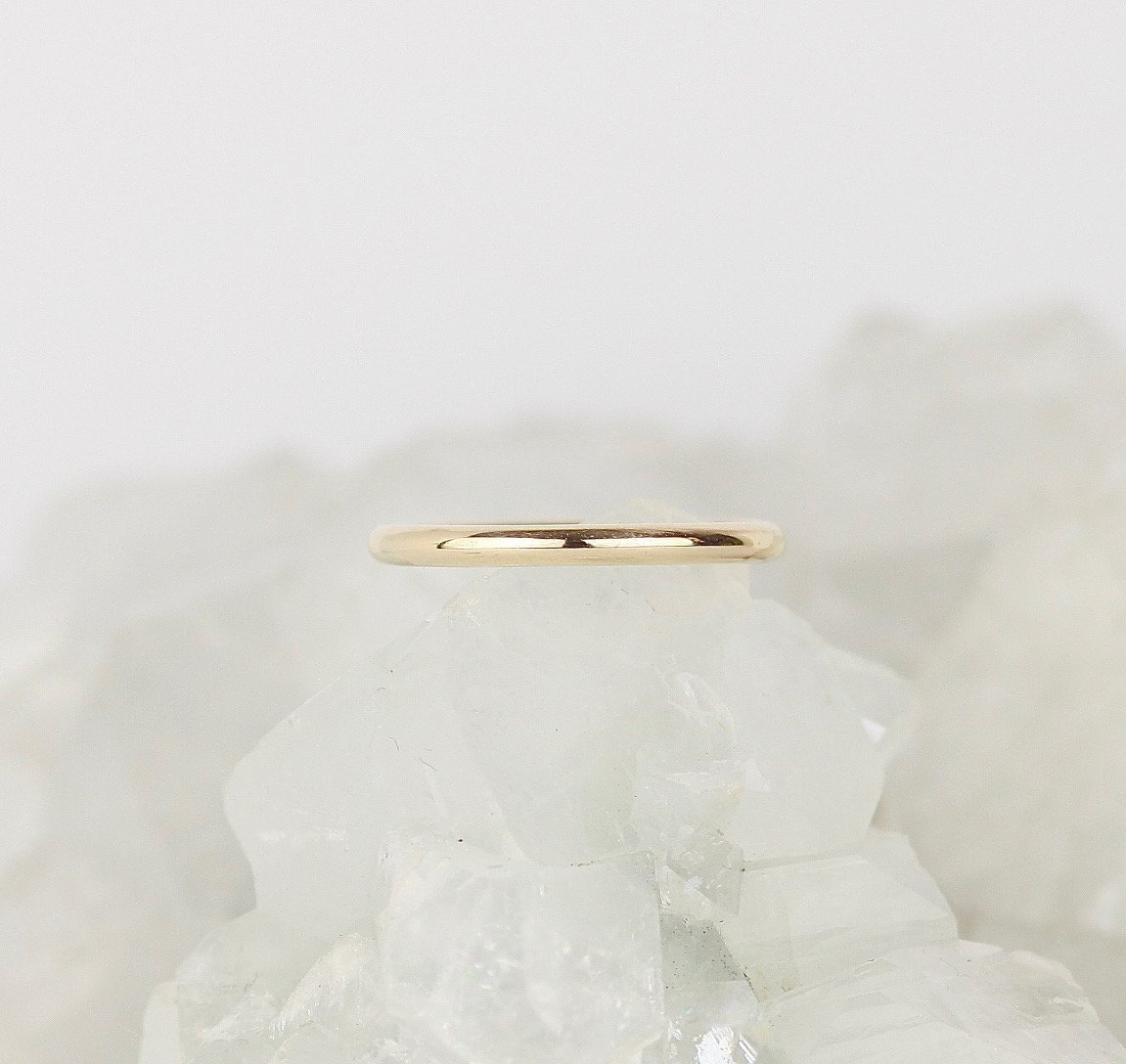 9ct+Gold+2mm+Simple+Wedding+Band+2.jpg