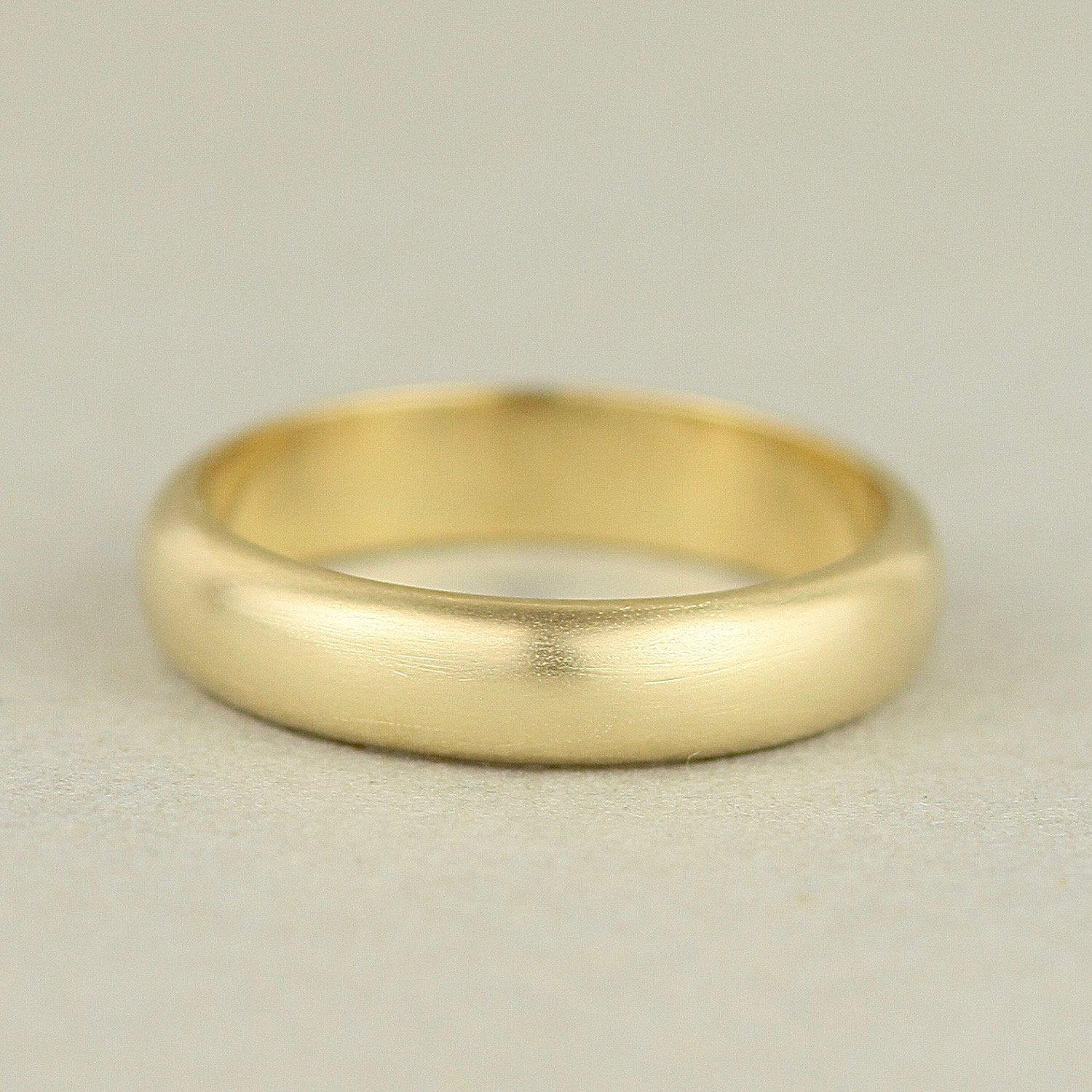 18ct+Gold+D+Profile+4mm+Brushed+Mens+Wedding+Ring.jpg