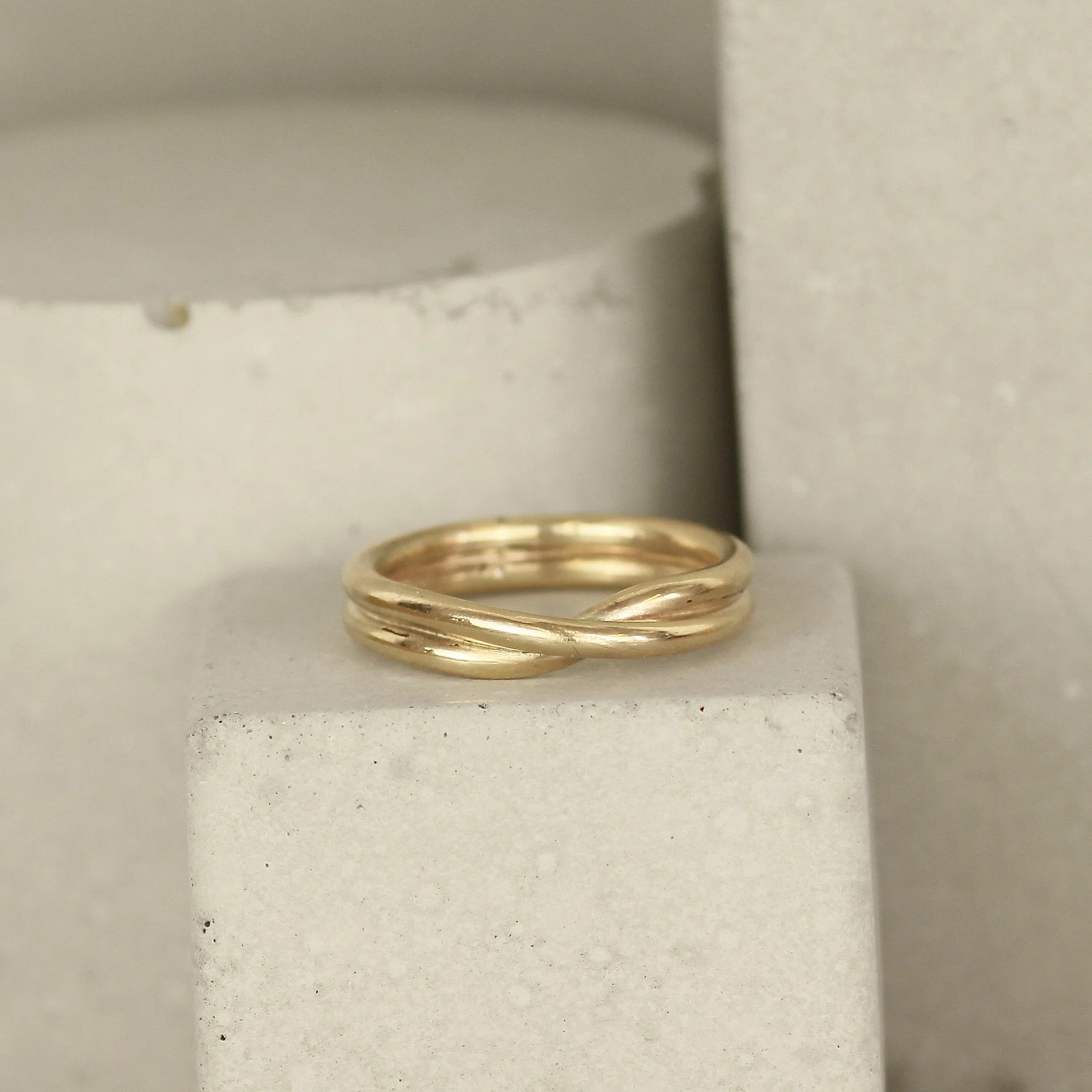 9ct+yellow+gold+wide+infinity+ring.JPG