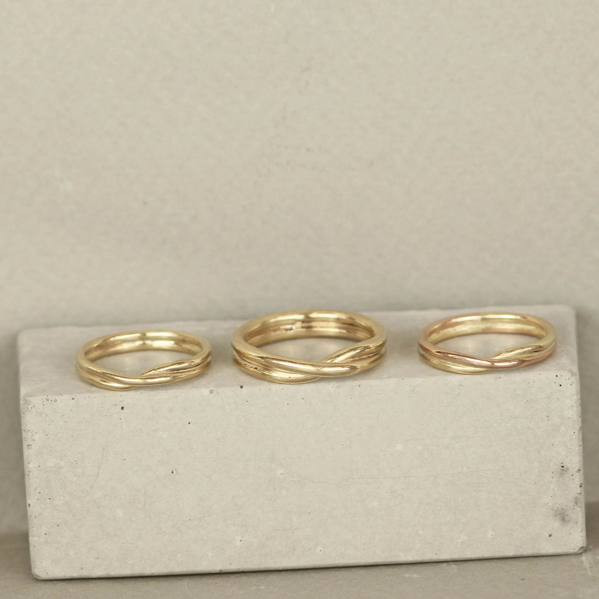 9ct+yellow+gold+wide+twist+rings.JPG