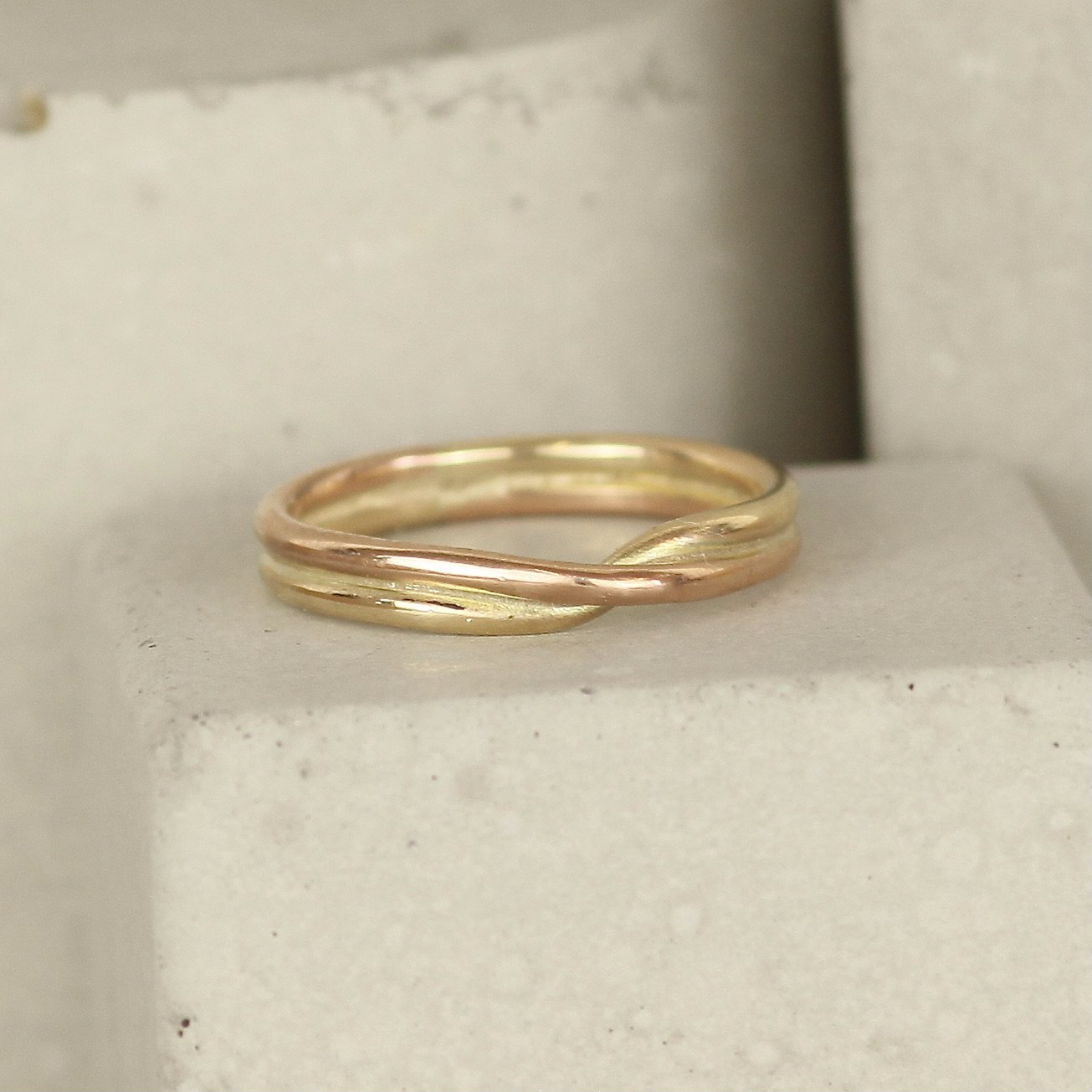 9ct+red+and+yellow+gold+infinity+twist+ring.JPG