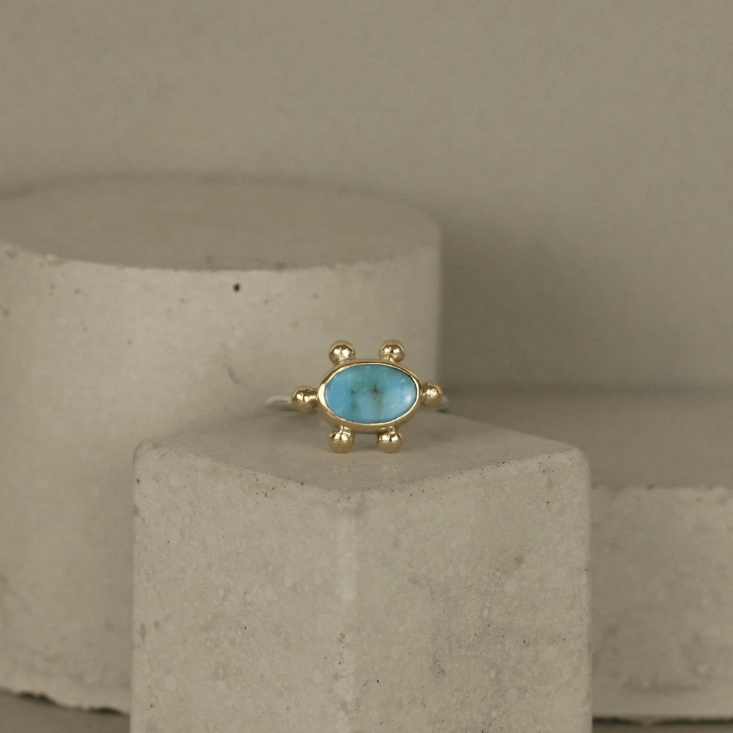 Turquoise oval studded 9ct gold silver ring.JPG