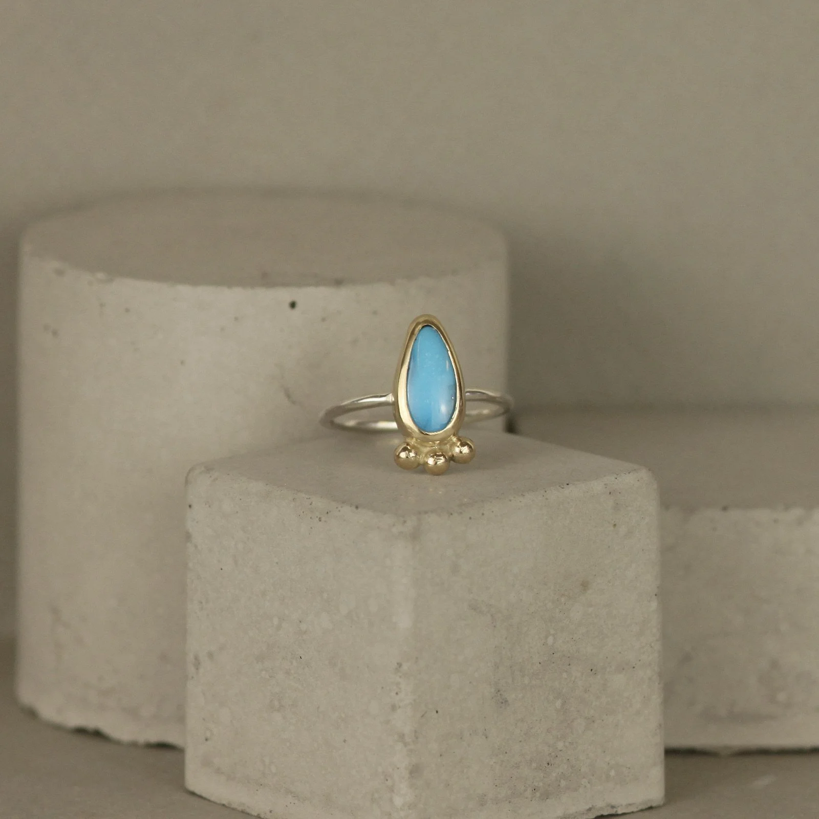 Little Turquoise Teardrop Studs Ring - 9ct Gold & Silver Size L
