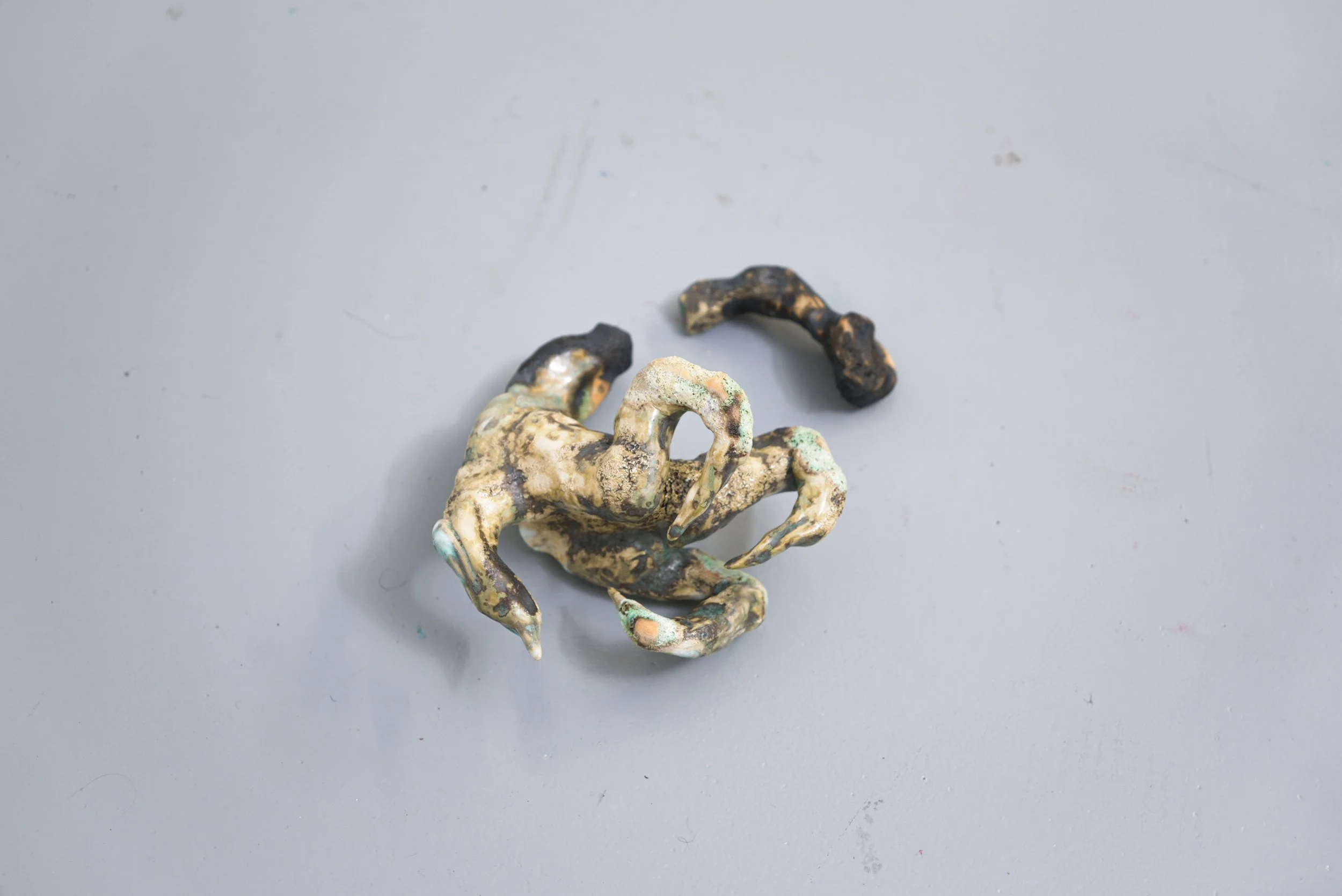 Alex Morante 
 Faith, 2026  
Glazed stoneware 
13 x 24 x 15 cm 
£1,100 
 
