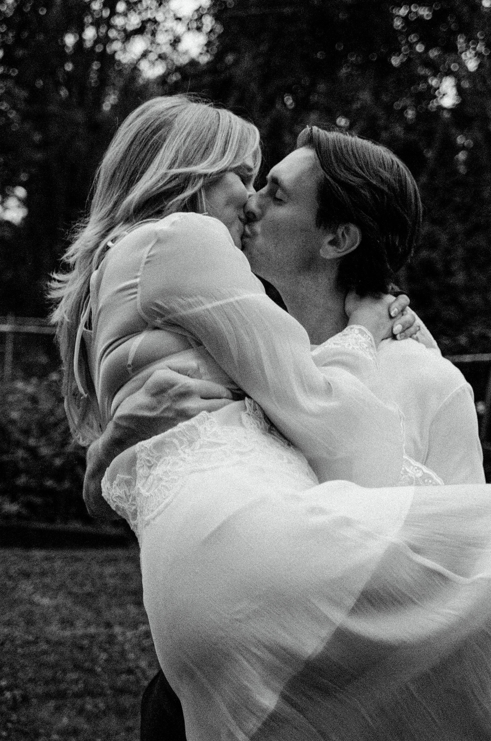 amy + jj engagement shoot-117.jpg