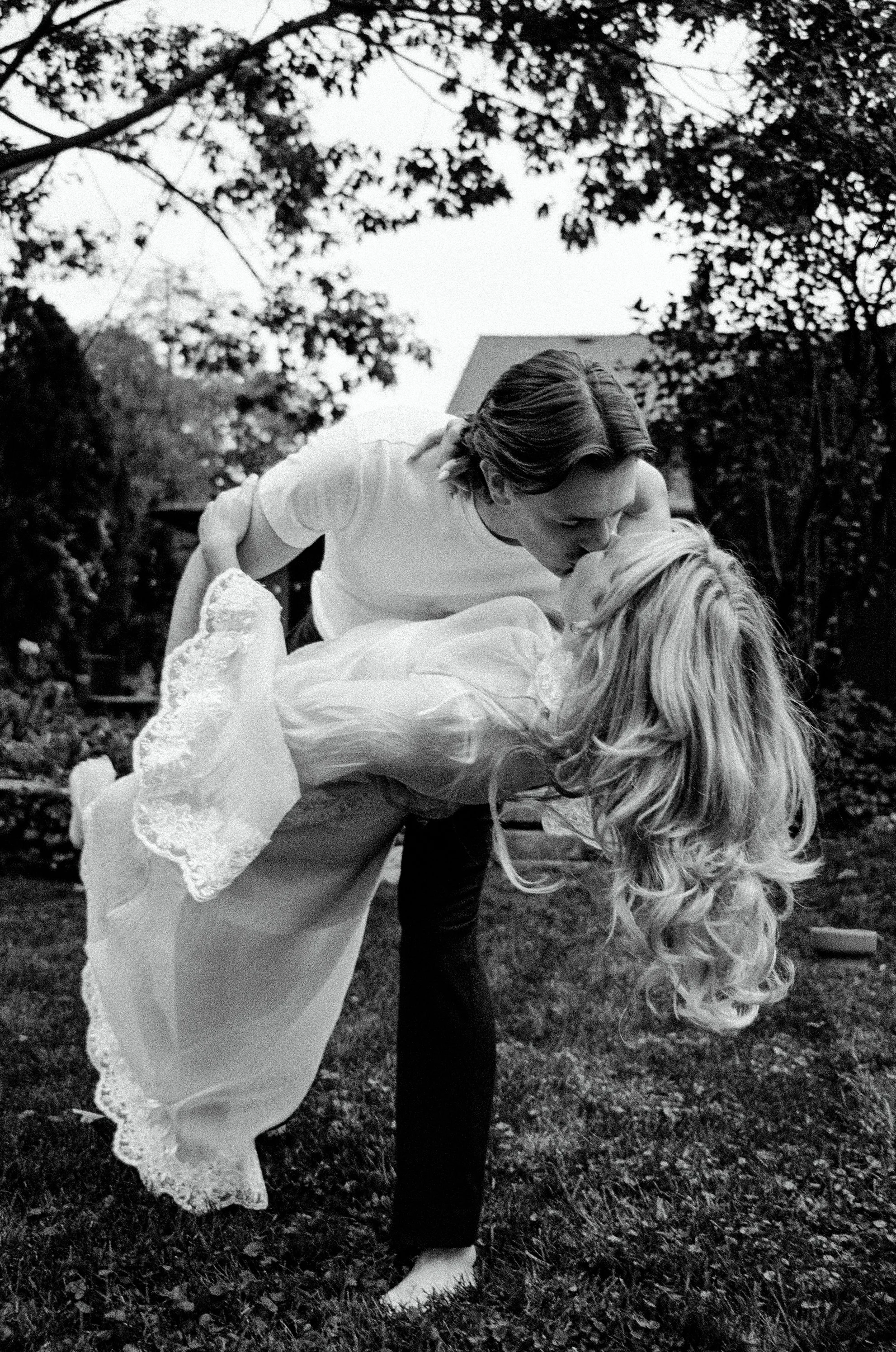 amy + jj engagement shoot-8.jpg