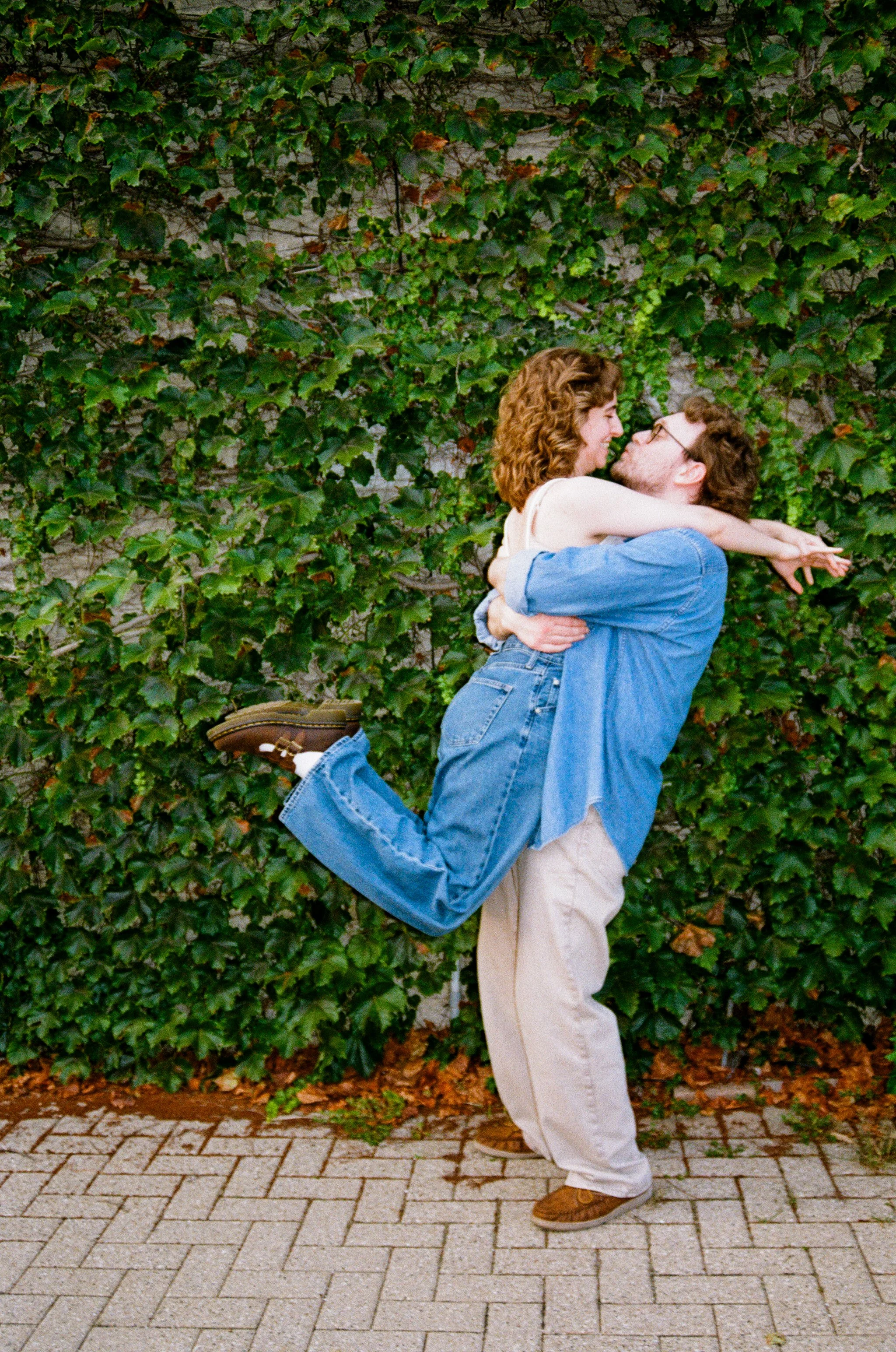 hailee + alec engagement shoot-62.jpg