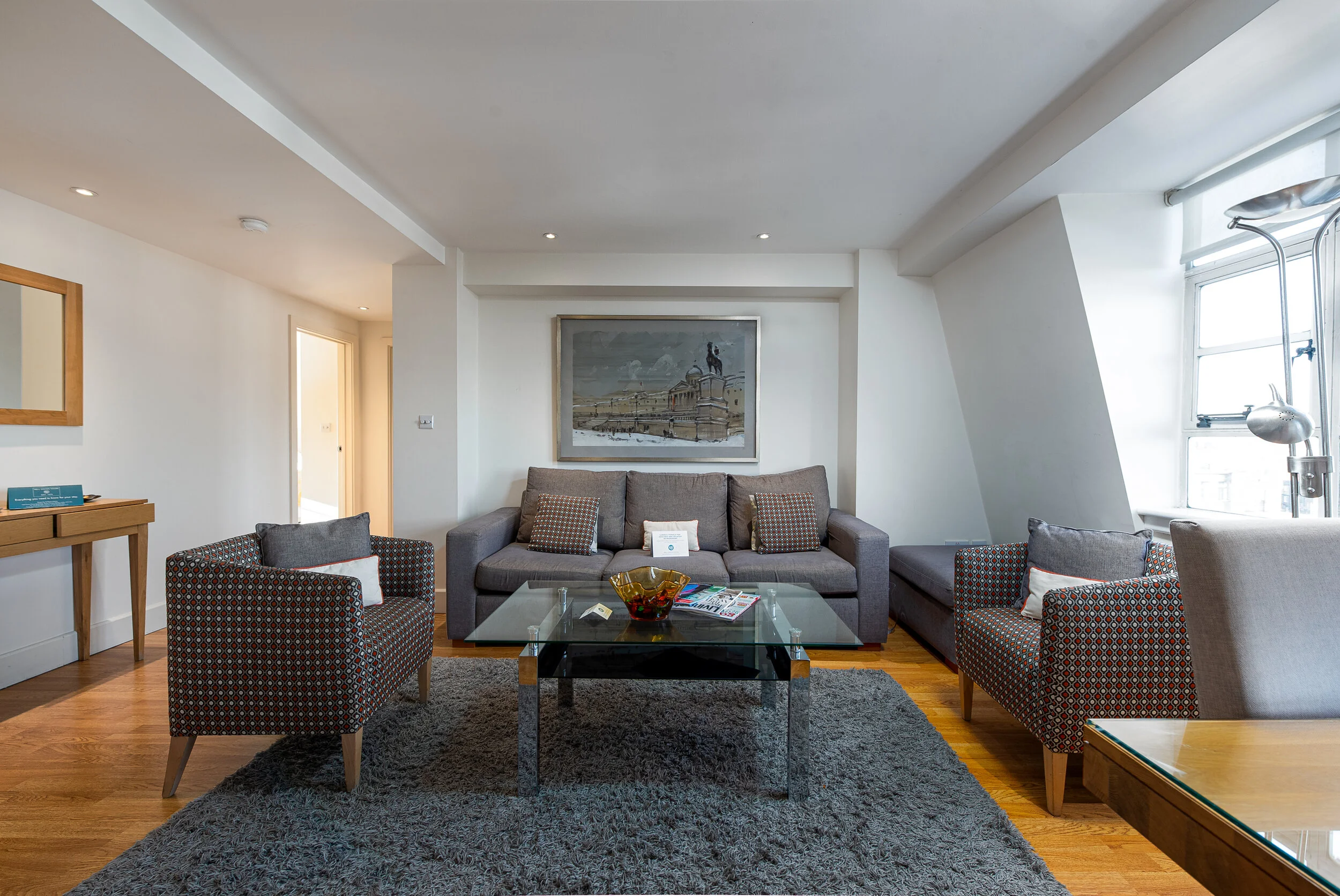 Apartment 841, Sloane Avenue 