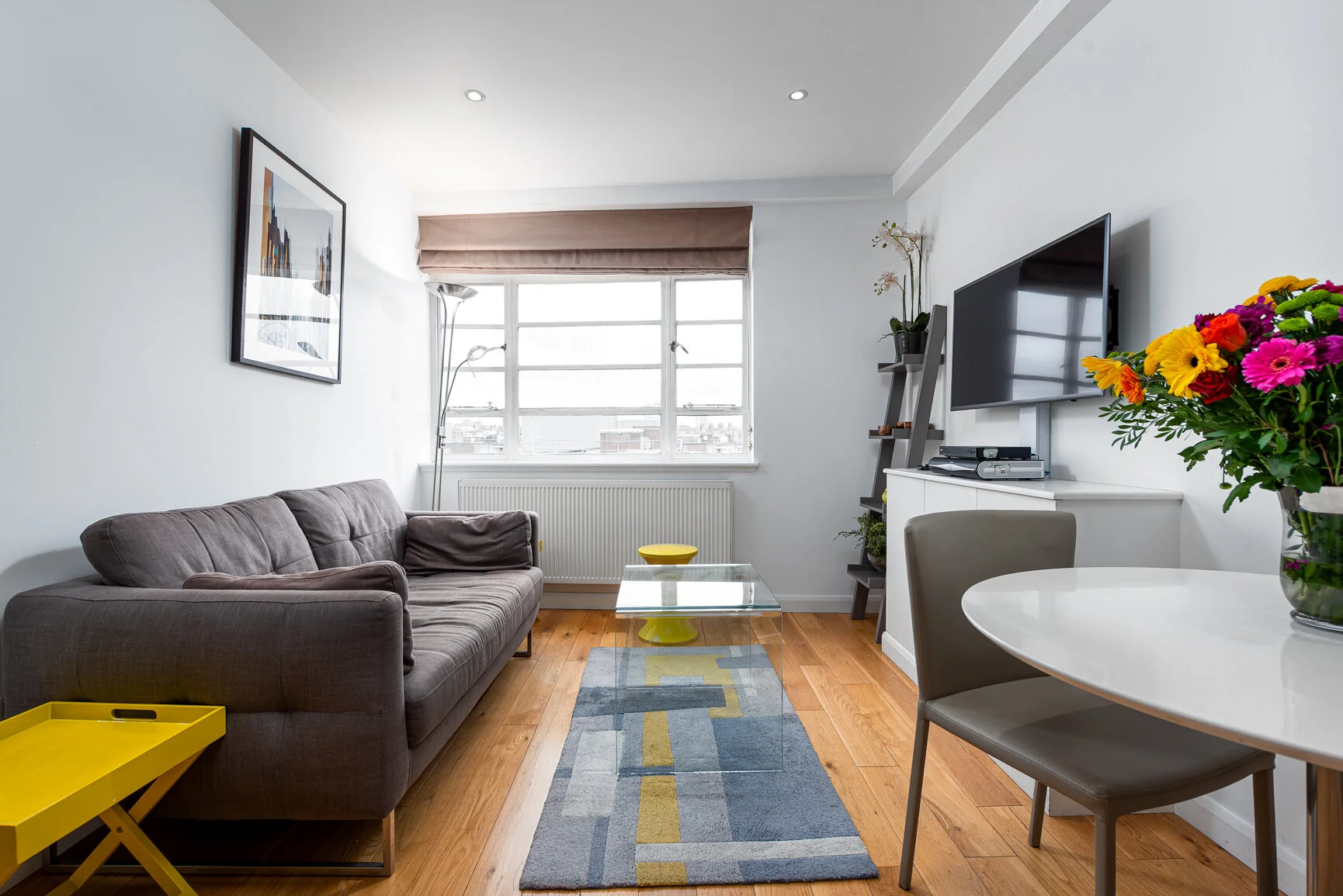 Apartment 602, Sloane Avenue 