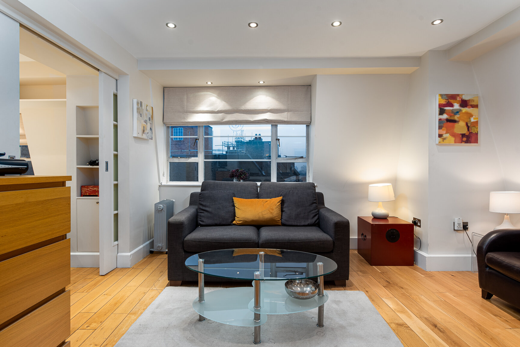Apartment 834, Sloane Avenue