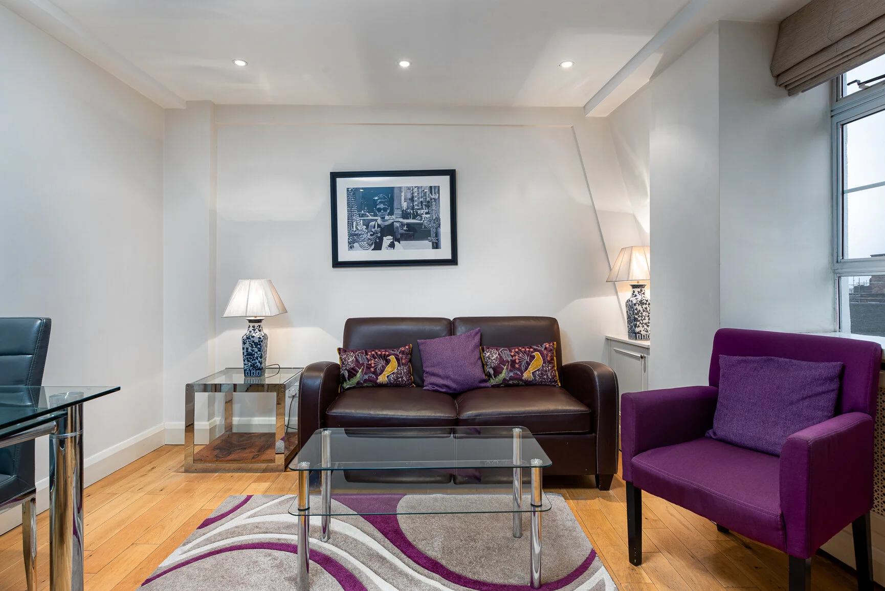 Apartment 906, Sloane Avenue
