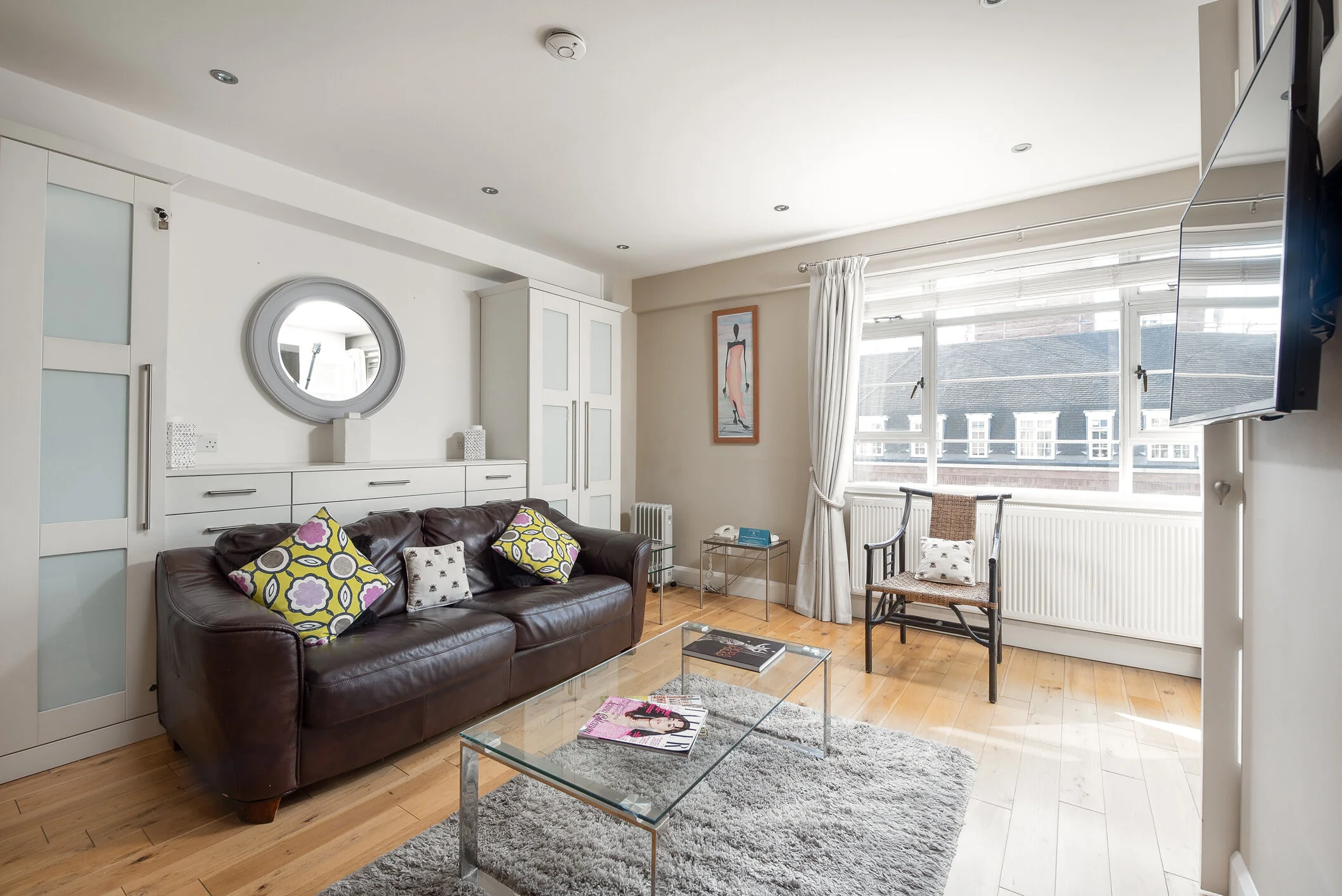 Apartment 737, Sloane Avenue 