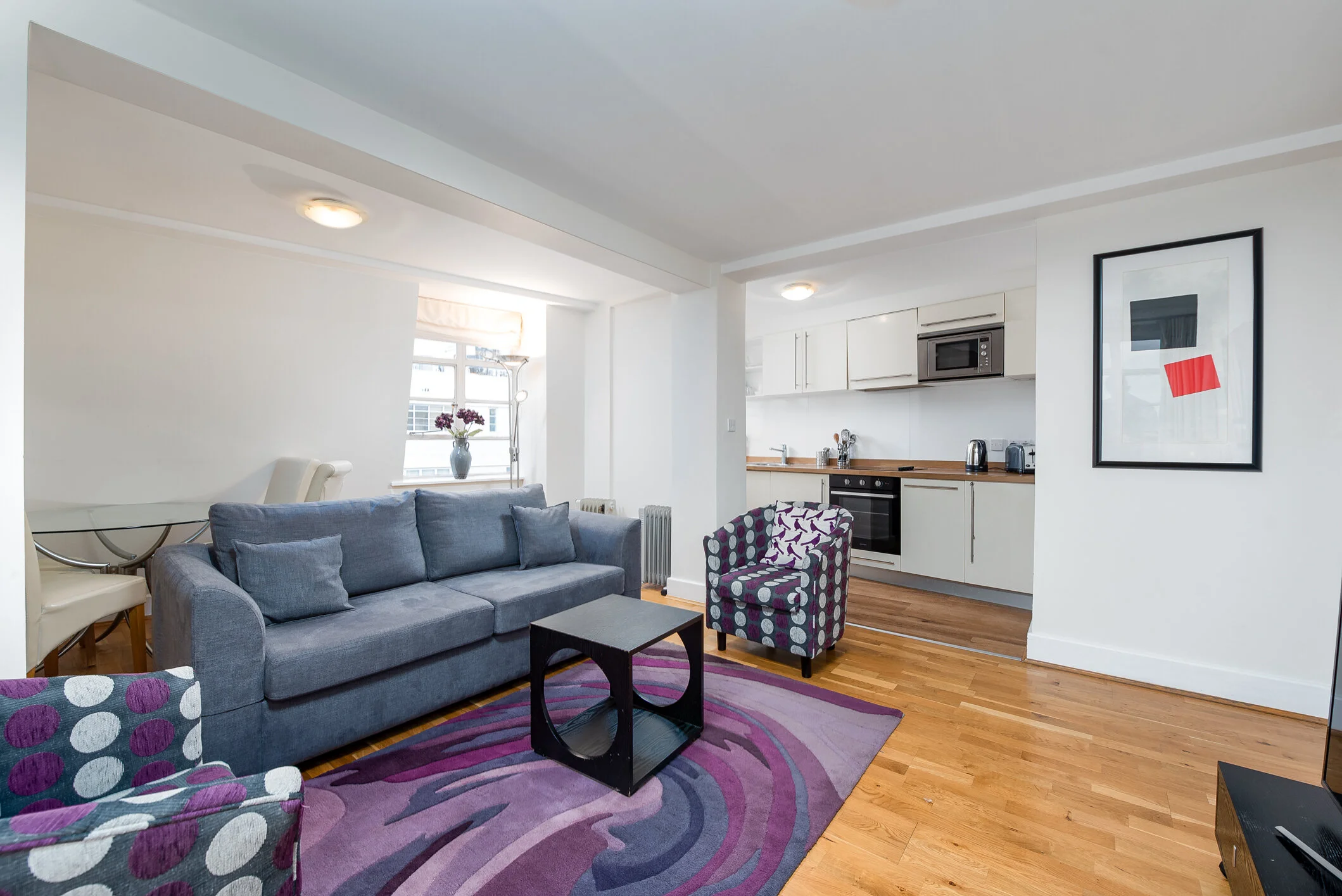 Apartment 914, Sloane Avenue