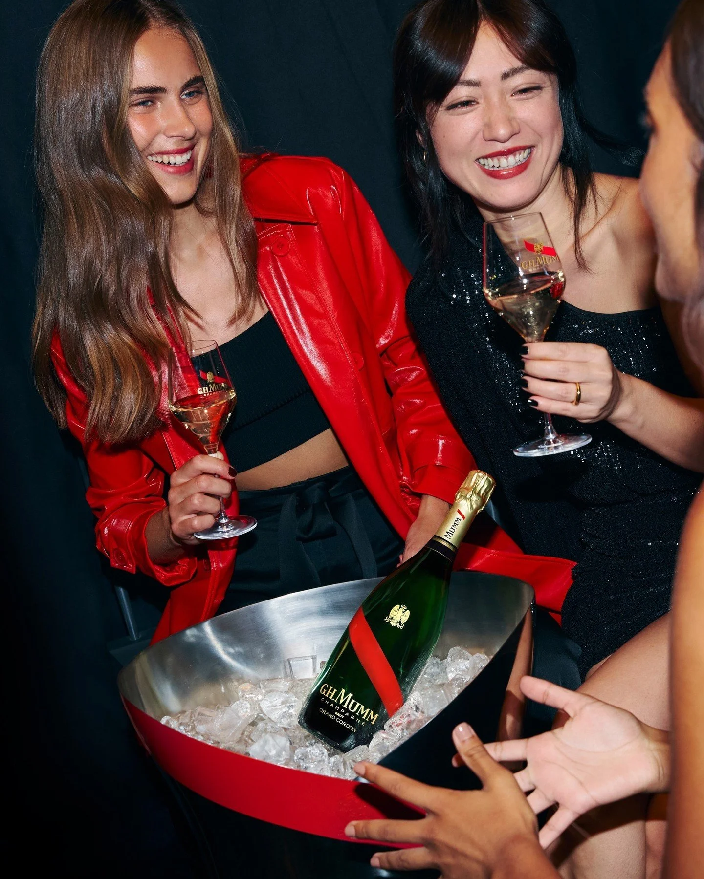 Happy New Year! ✨ Here&rsquo;s to fresh beginnings, shared moments and a year filled with smiles. Wishing our community a wonderful year ahead.

📍BWS 📸 @ghmummanz