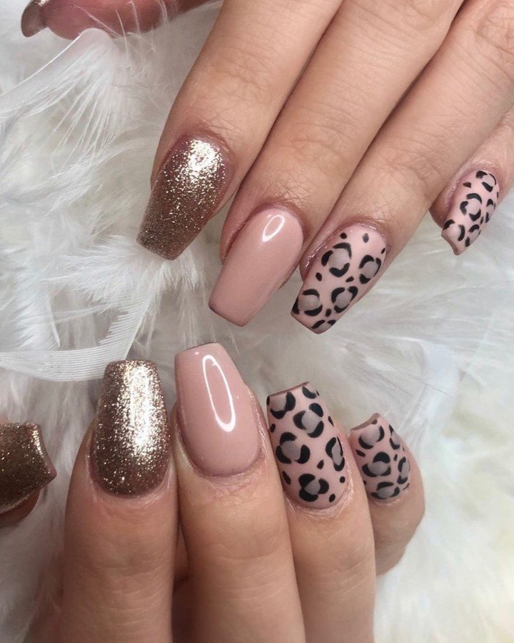 Proof that you can do classy and bold at the same time! 💖🐆

Stop scrolling and get your next set booked at @blushnails_caddenscorner  before someone else steals your inspo 😉